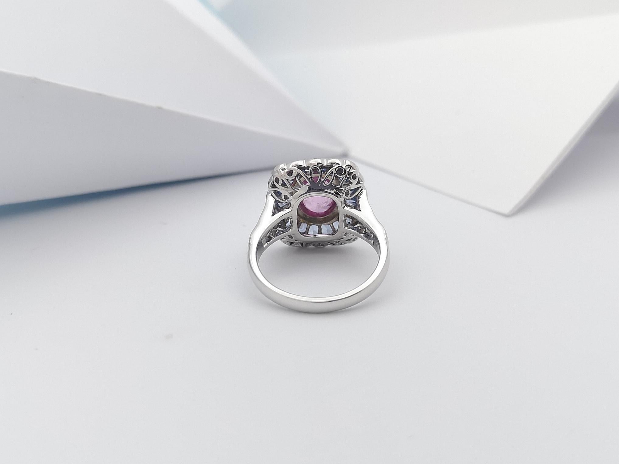 Pink Sapphire, Blue Sapphire and Diamond Ring Set in 18 Karat White Gold Setting For Sale 7