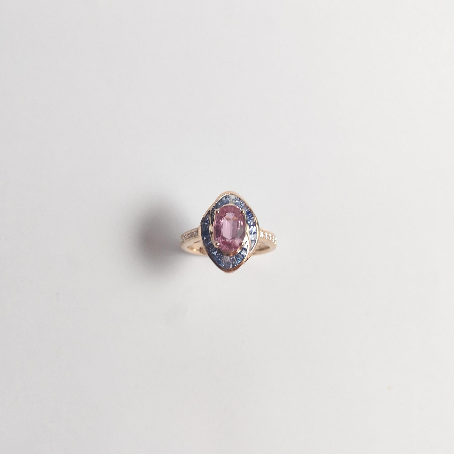 Anello con zaffiro rosa, zaffiro blu e diamante con montatura in oro rosa 18K in vendita 4