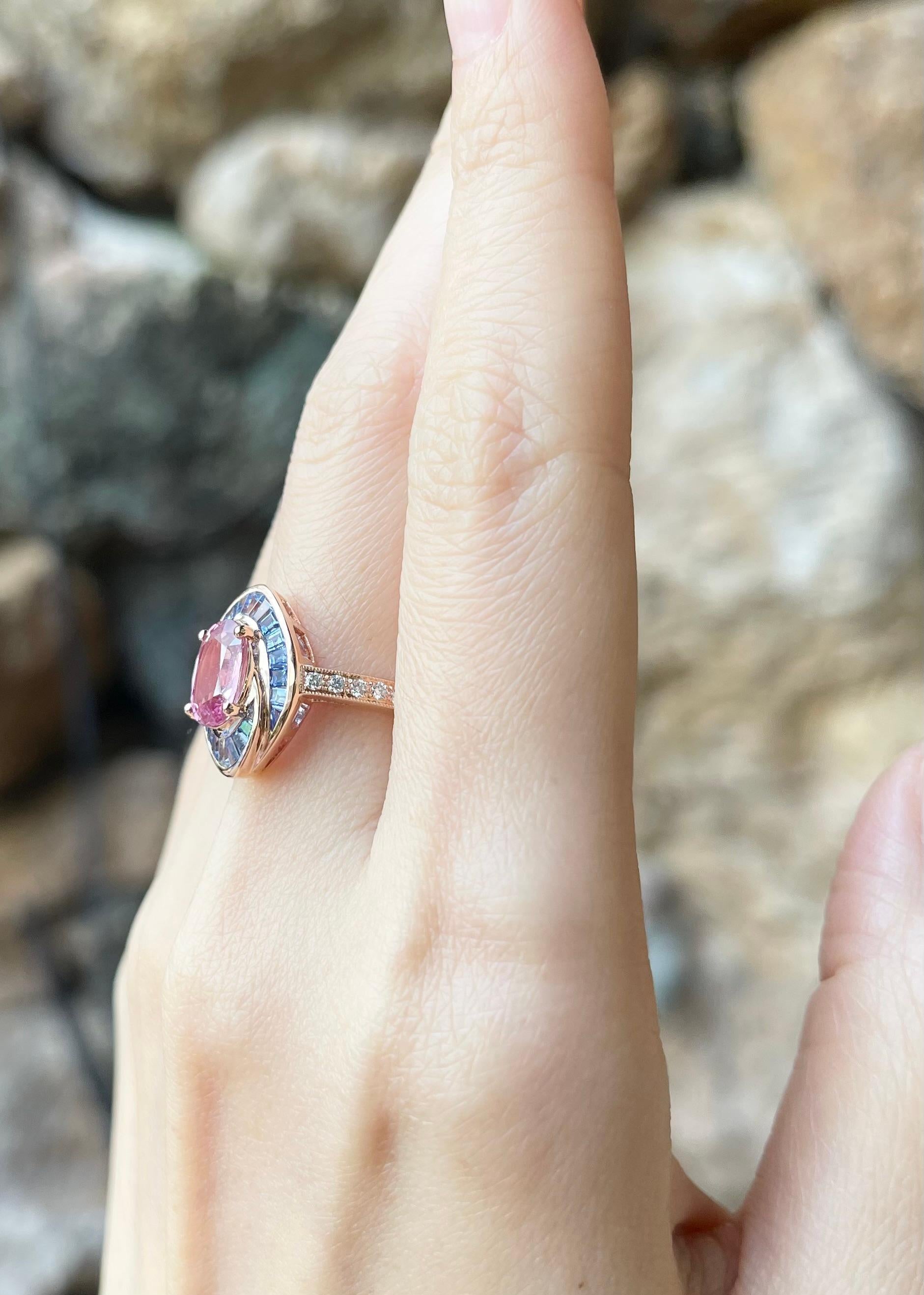 Anello con zaffiro rosa, zaffiro blu e diamante con montatura in oro rosa 18K In condizioni Nuovo in vendita a Bangkok, TH
