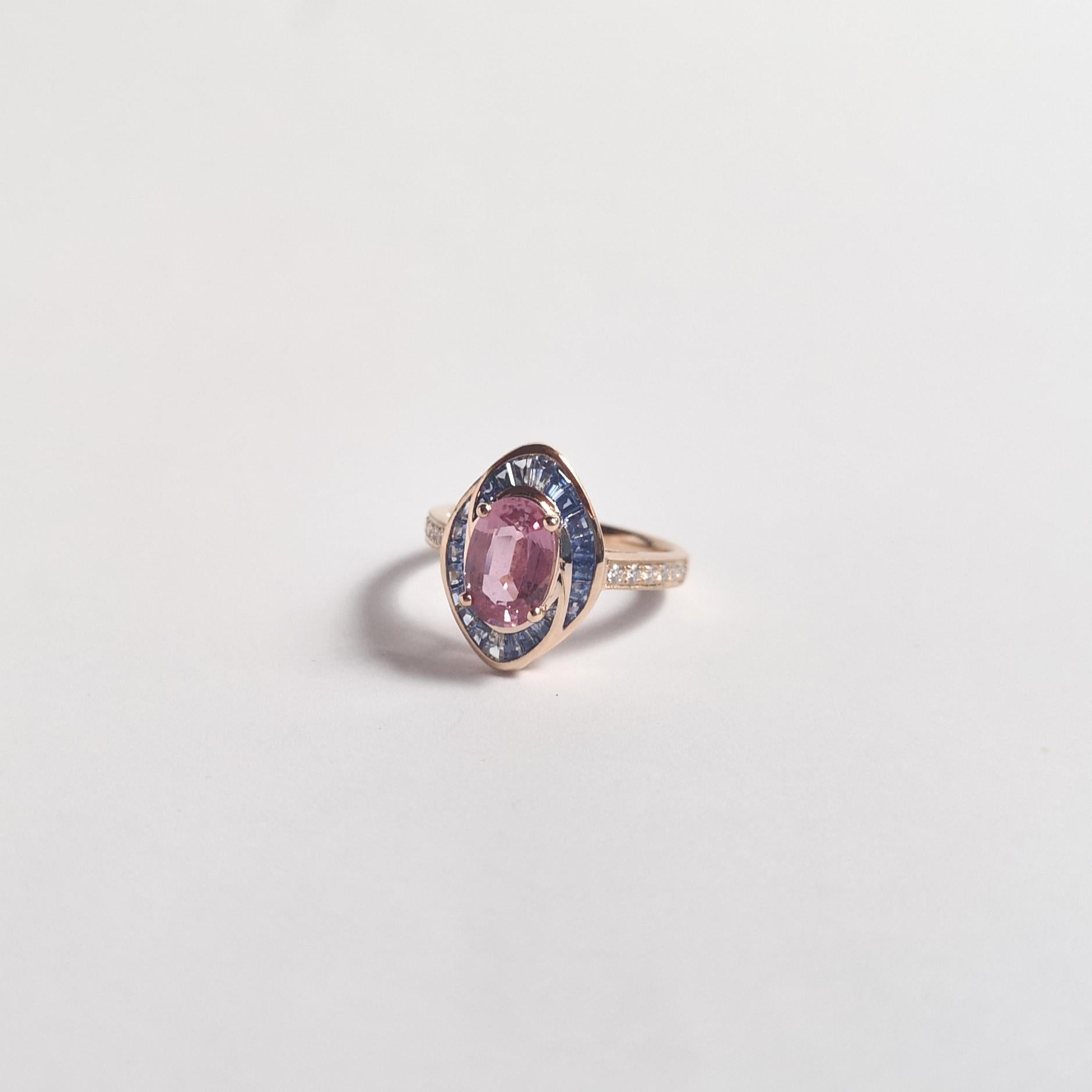 Anello con zaffiro rosa, zaffiro blu e diamante con montatura in oro rosa 18K in vendita 2