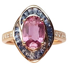 Anello con zaffiro rosa, zaffiro blu e diamante con montatura in oro rosa 18K