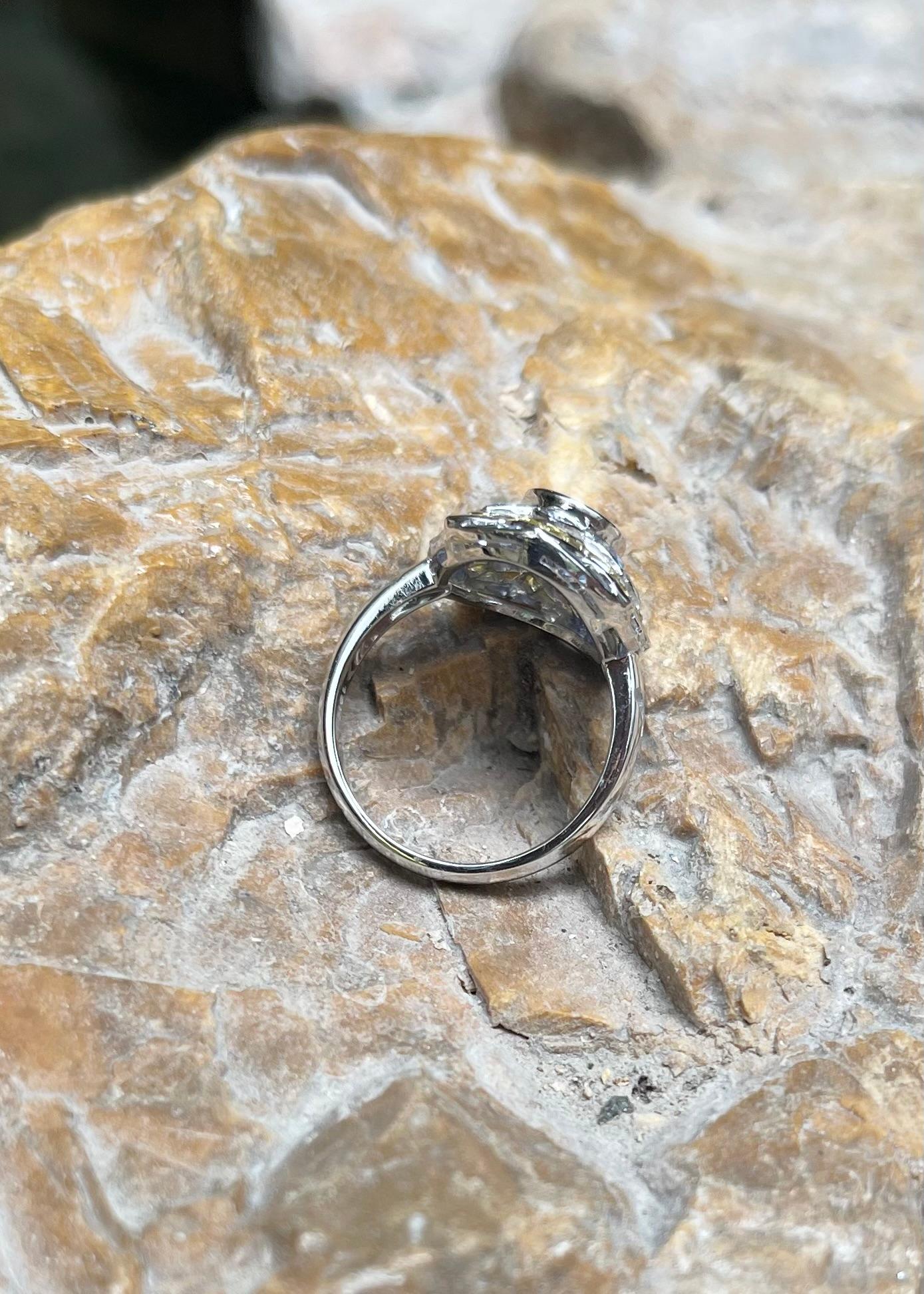 Bague en or blanc 18 carats, saphir rose, saphir bleu et saphir jaune en vente 11