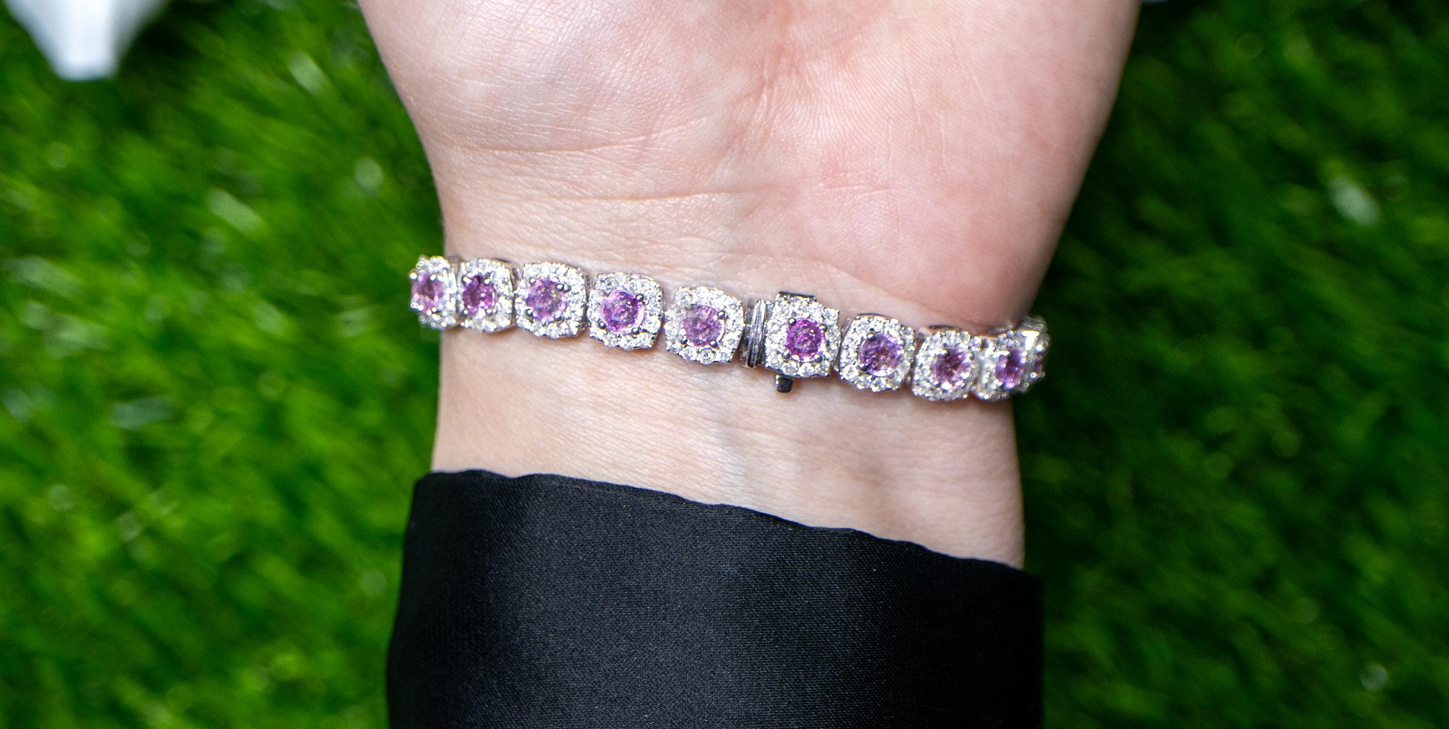 Pink Sapphire Bracelet Diamond Halo 12 Carats 18K Gold In Excellent Condition For Sale In Laguna Niguel, CA
