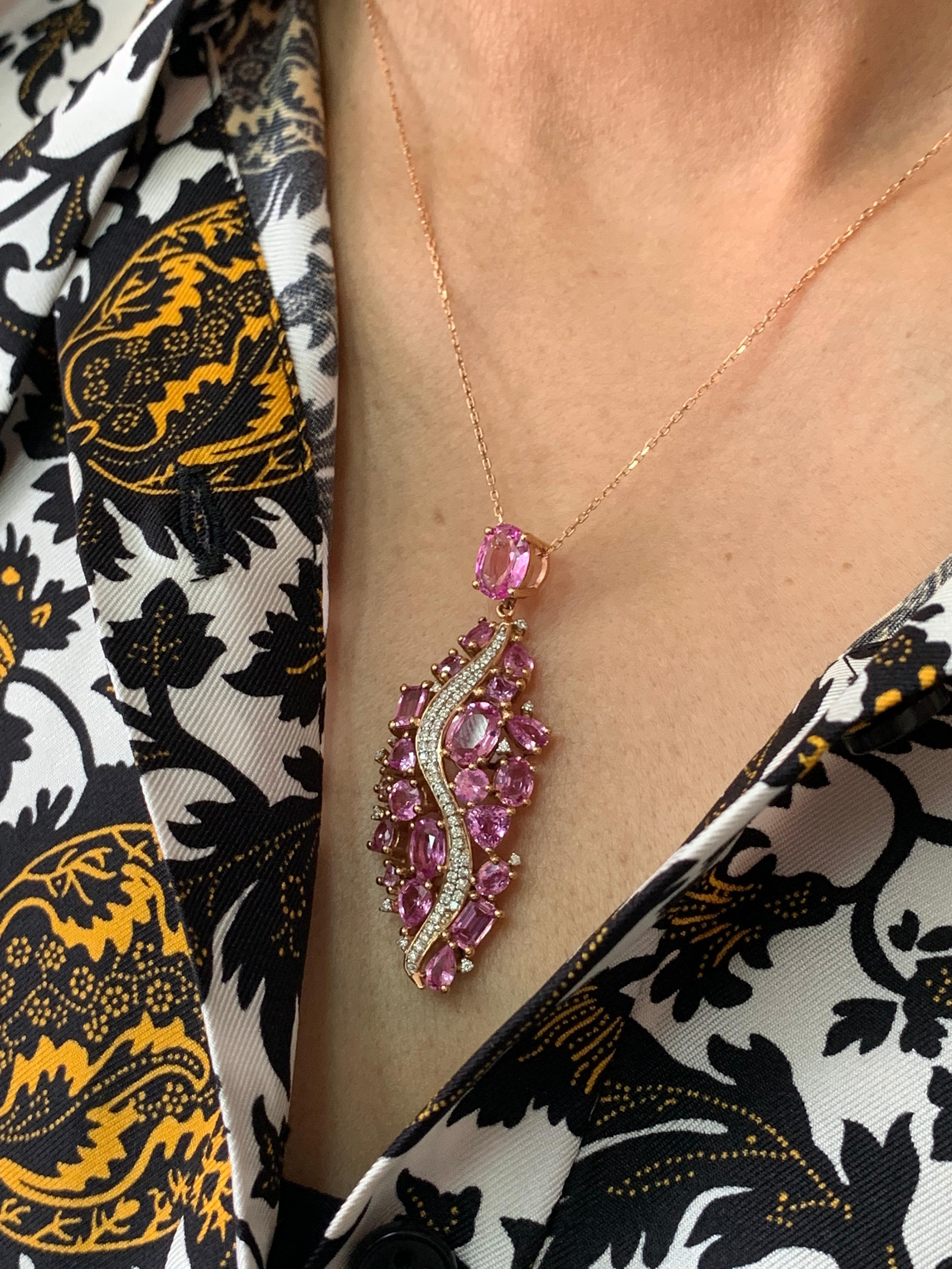Pink Sapphire Cluster Pendant Necklace with Diamond in 18 Karat Rose Gold In New Condition In Hong Kong, HK