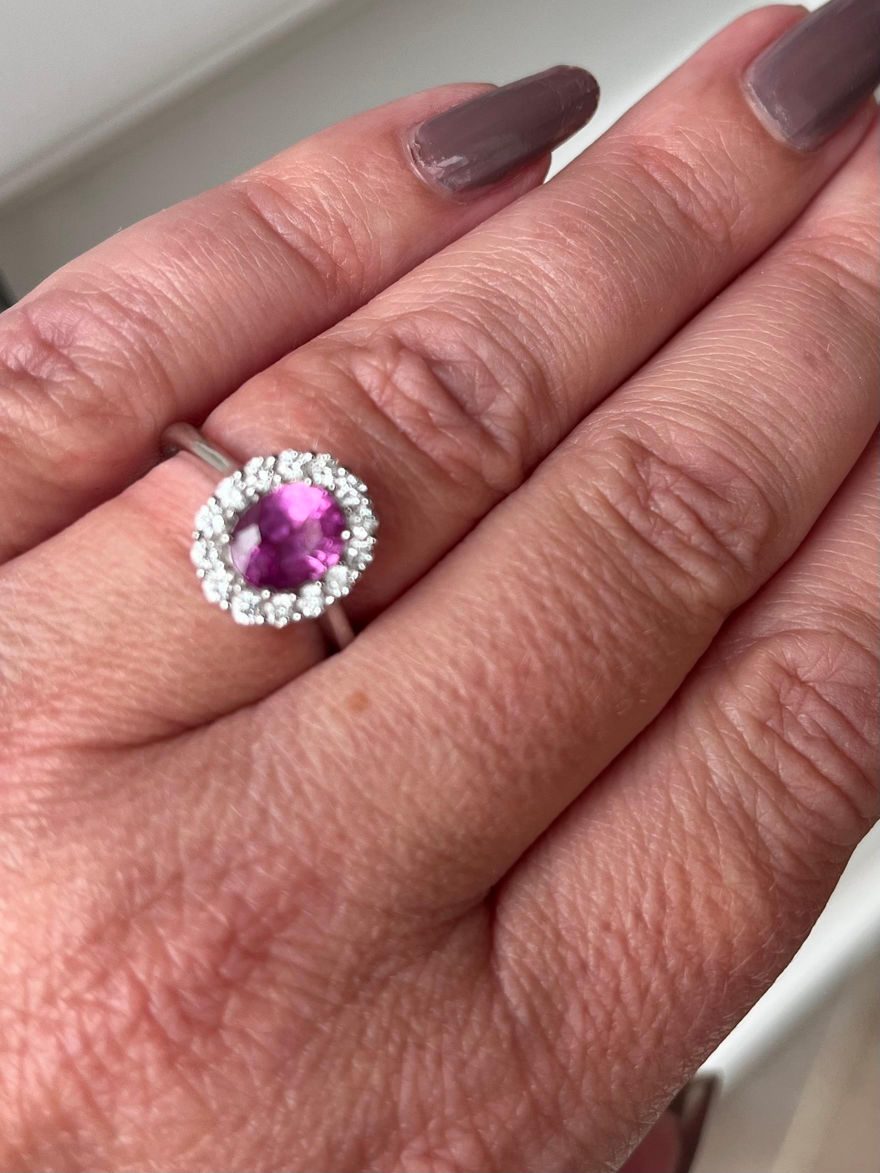 Cluster-Ring mit rosa Saphiren. Est .5ct Rosa Saphir, 14 x Diamanten est .5ct. für Damen oder Herren im Angebot
