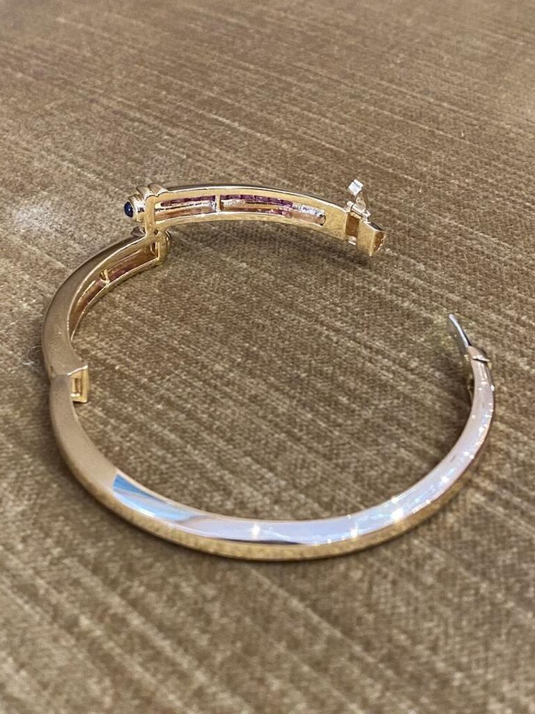 Pink Sapphire Crossover Bangle Bracelet in 18k Yellow Gold For Sale 3