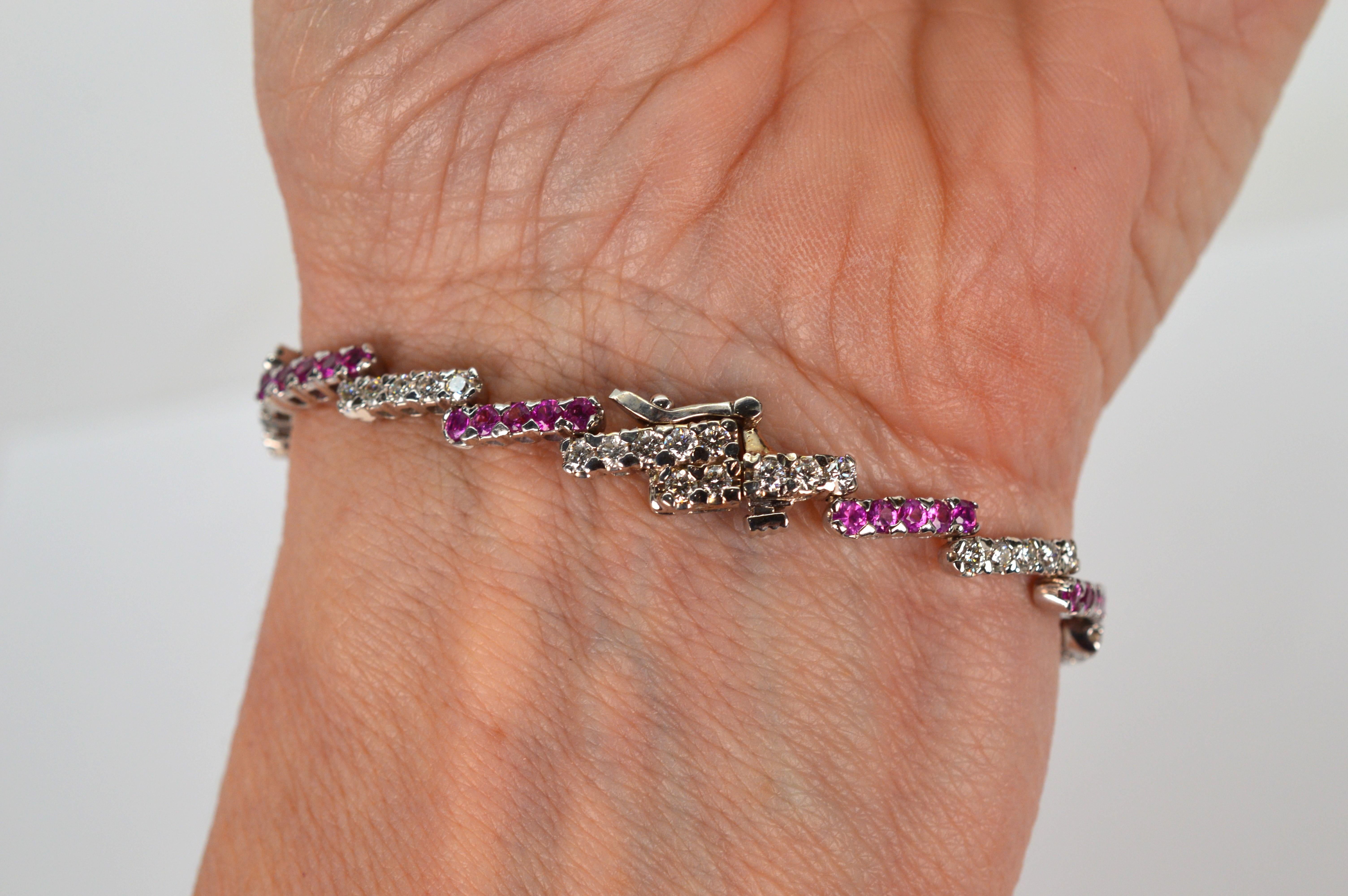 Pink Sapphire Diamond 14 Karat White Gold Zig Zag Tennis Bracelet In Excellent Condition For Sale In Mount Kisco, NY