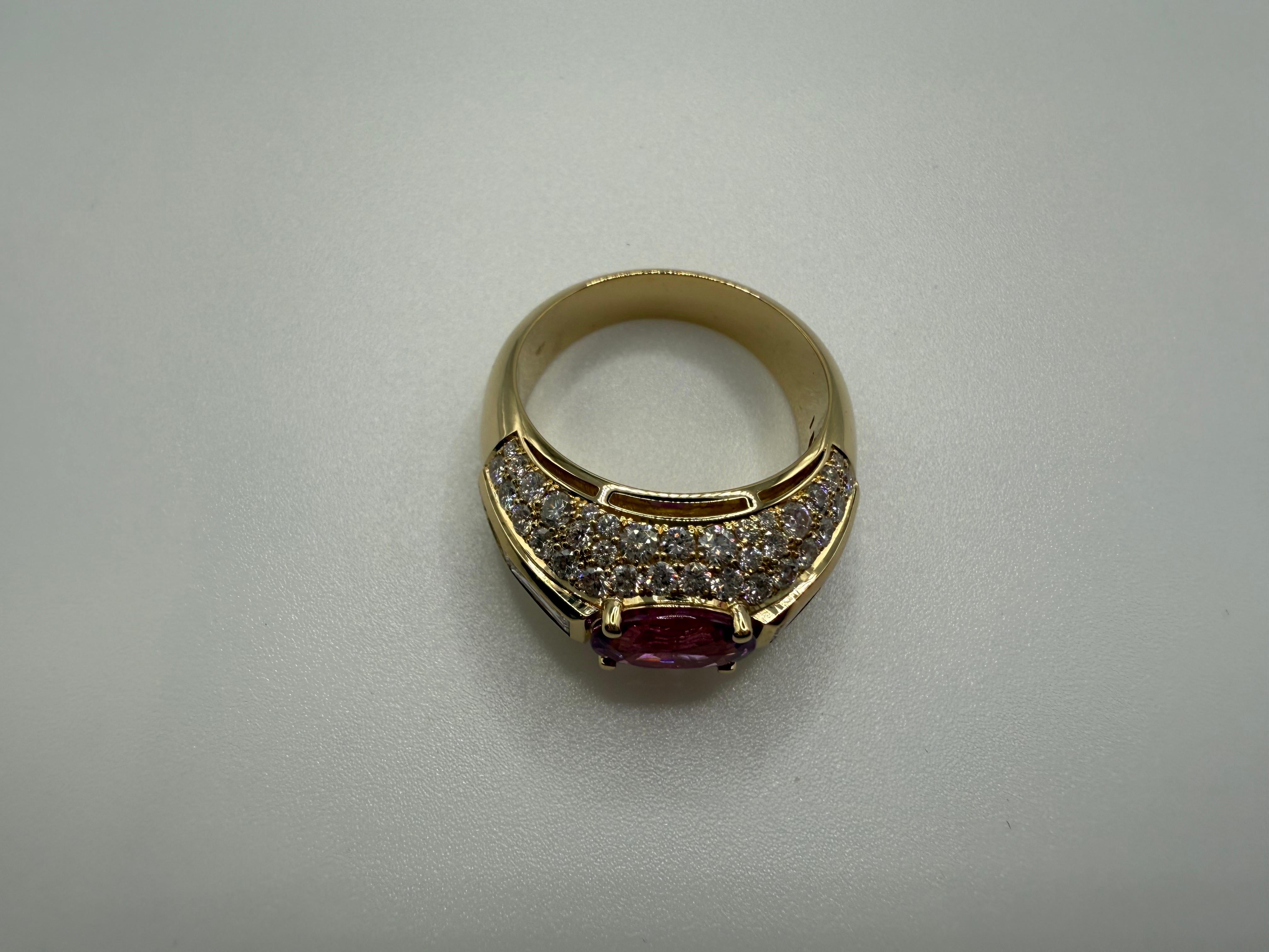 Cocktailring mit rosa Saphir und Diamant 18KT in Goldpavé-Fassung, perfekt gemacht (Ovalschliff) im Angebot