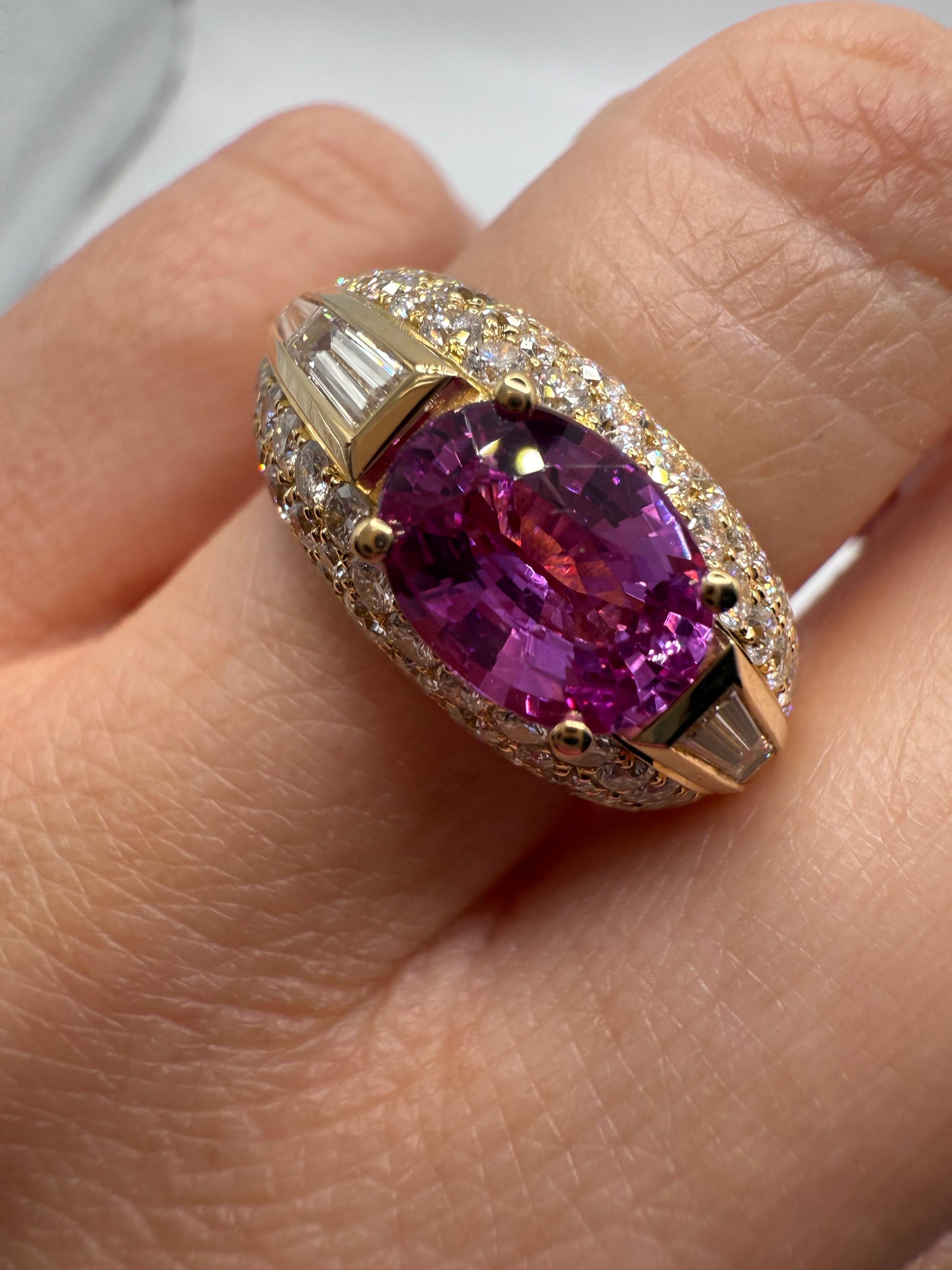 Cocktailring mit rosa Saphir und Diamant 18KT in Goldpavé-Fassung, perfekt gemacht im Angebot 4