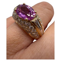 Anello cocktail con zaffiro rosa e diamante in oro 18KT con pavé incastonato, perfettamente realizzato