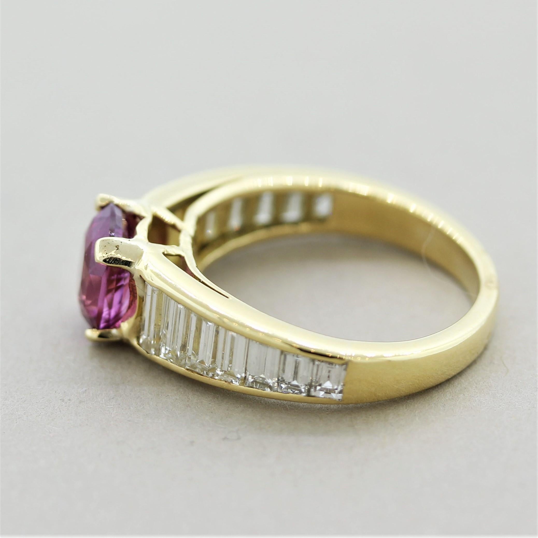 Anello in oro con zaffiro rosa e diamante In condizioni Nuovo in vendita a Beverly Hills, CA