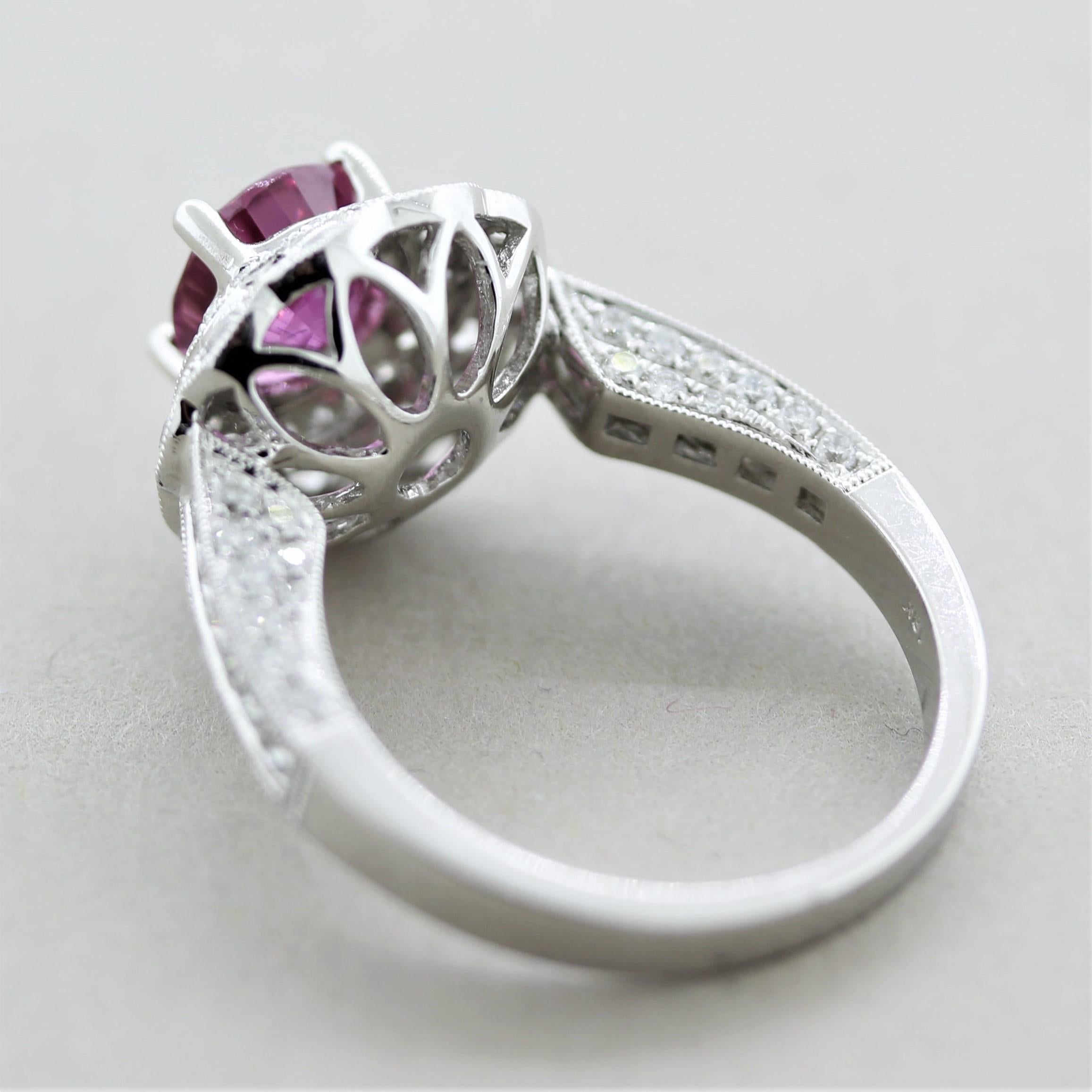 Pink Sapphire Diamond Gold Ring In New Condition For Sale In Beverly Hills, CA