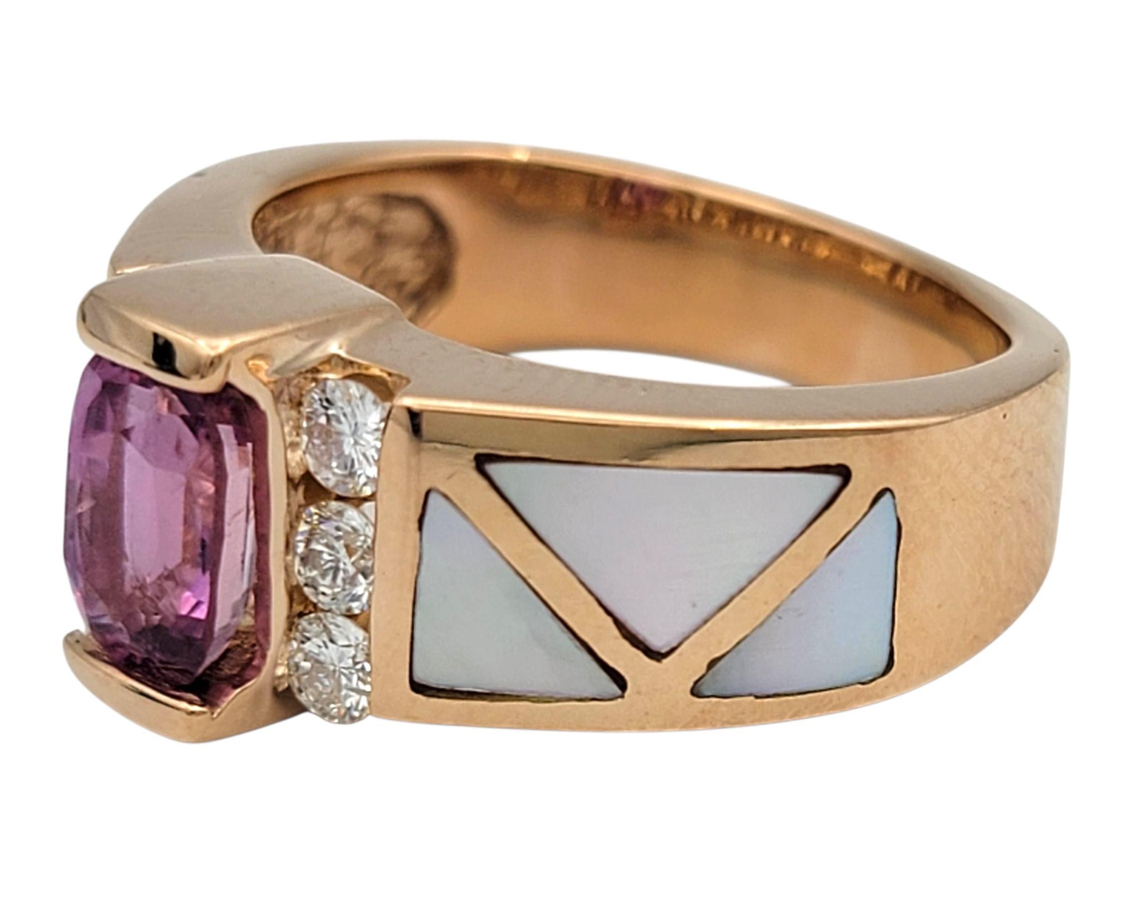 Bague en or rose 14 carats avec incrustation de saphirs roses, diamants et nacre Pour femmes en vente