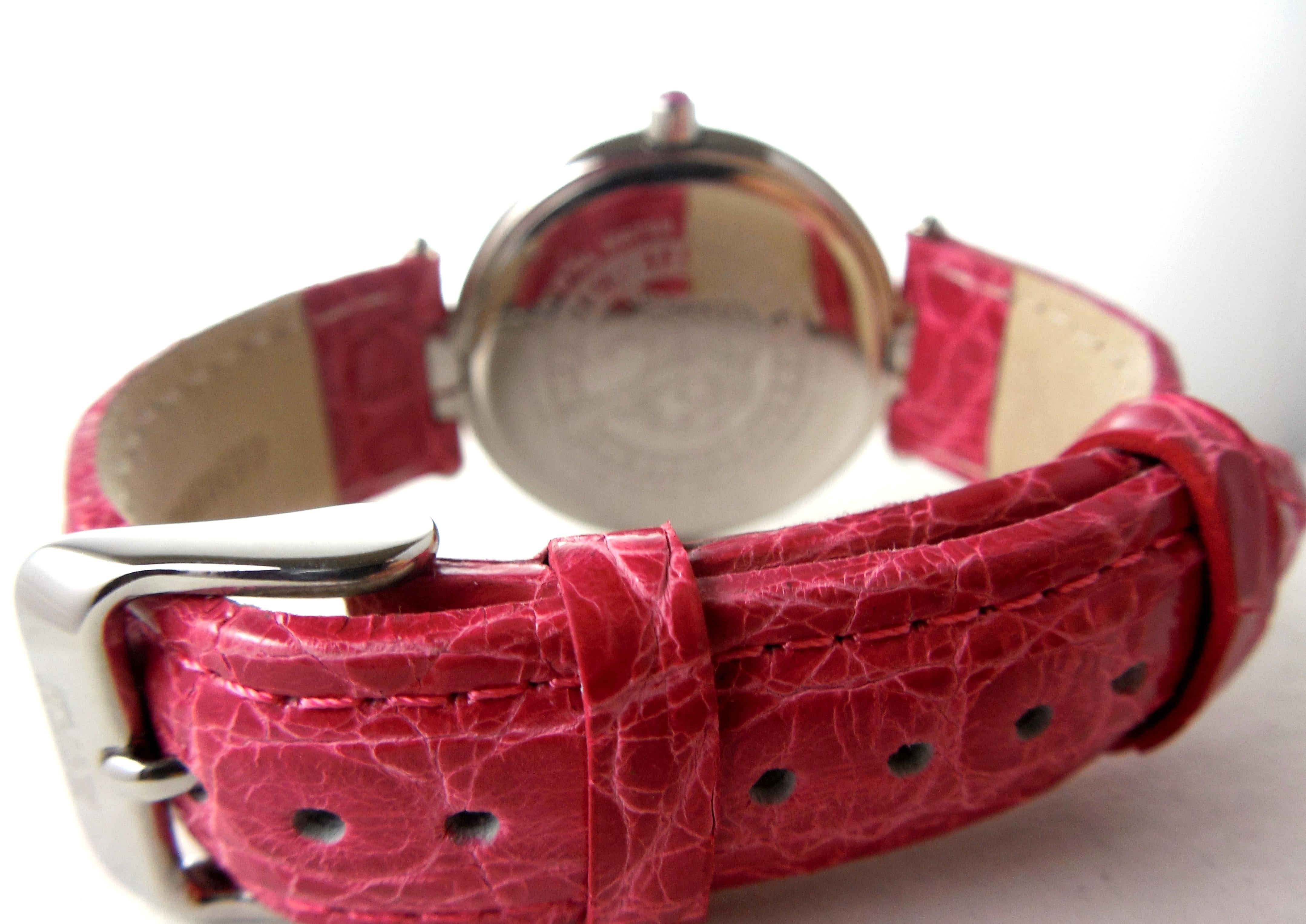 Montre de luxe à quartz suisse avec bracelet en cuir exotique, cadran en saphir rose et pavé de diamants en vente 2
