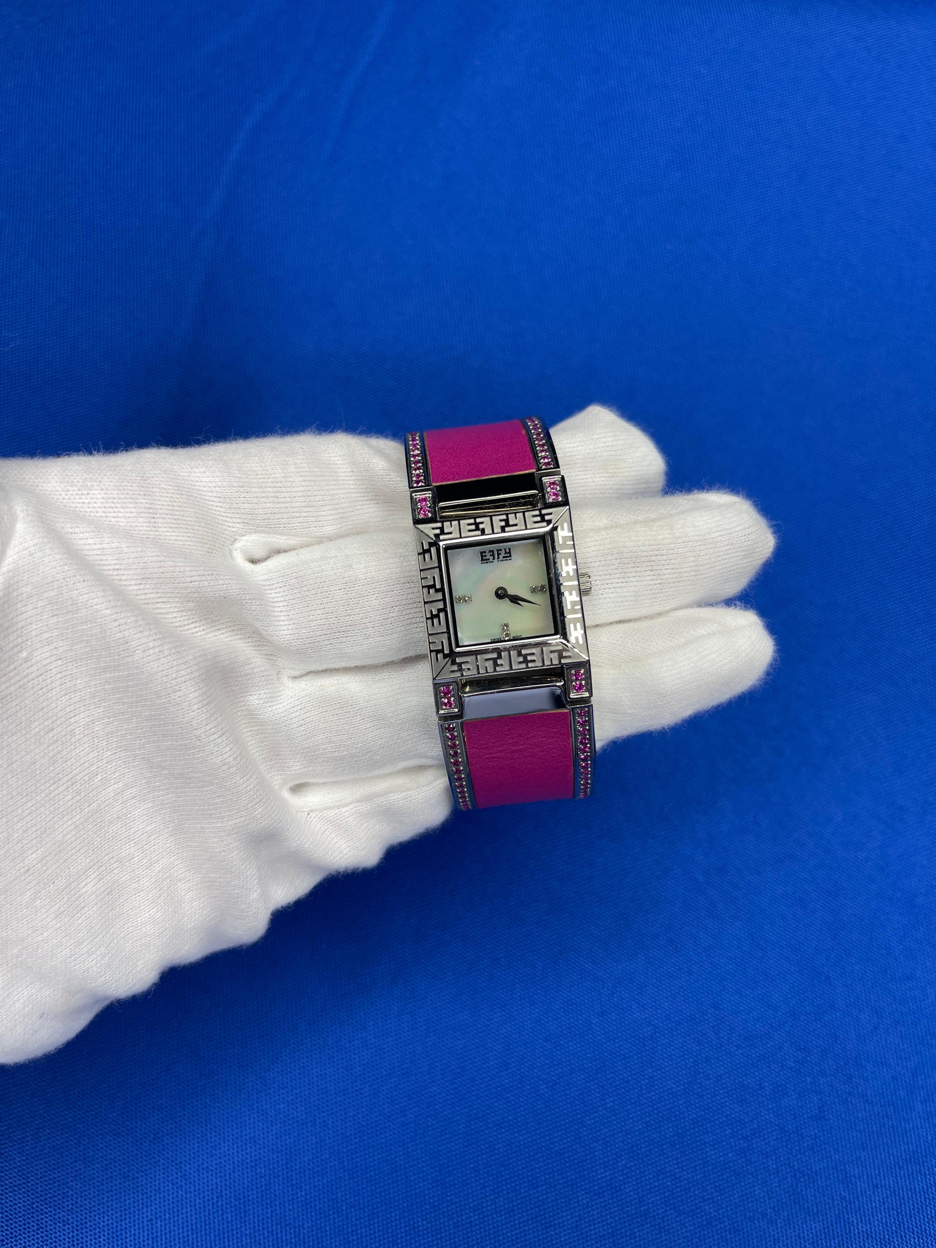 Exotische Schweizer Quarz-Uhr mit rosa Saphir und Diamant-Pavé-Zifferblatt, 2,76 Tcw (Moderne) im Angebot