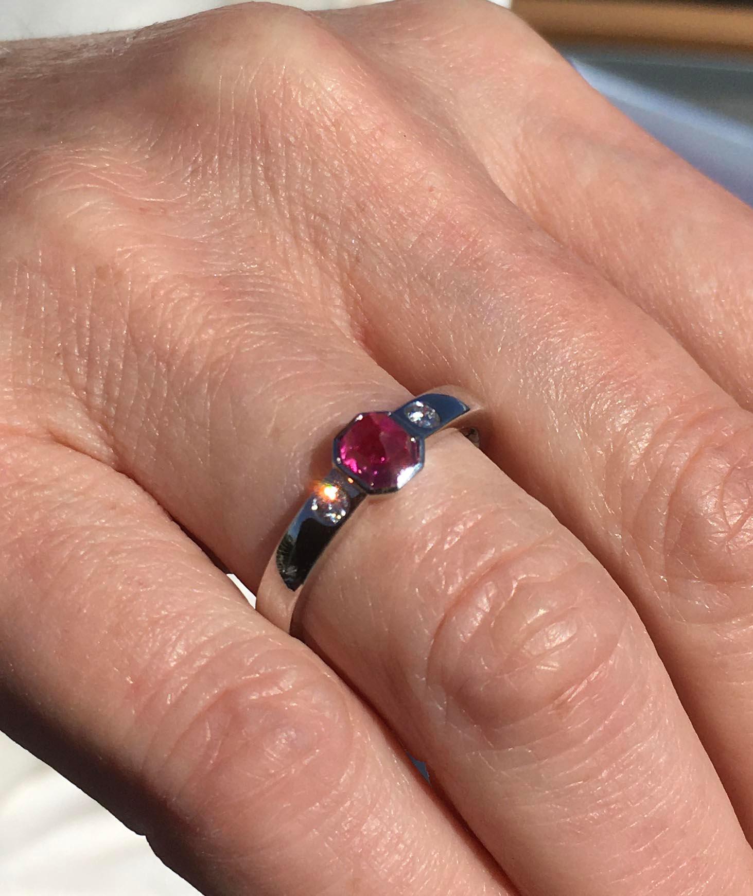 Pink Sapphire & Diamond Ring in 18kt White Gold For Sale 1