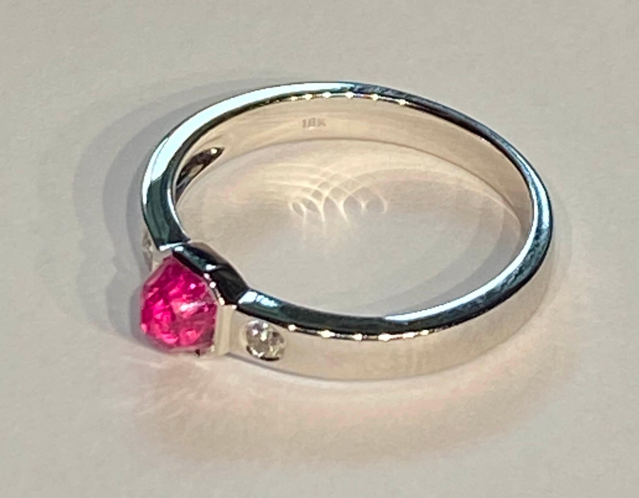 Pink Sapphire & Diamond Ring in 18kt White Gold For Sale 3