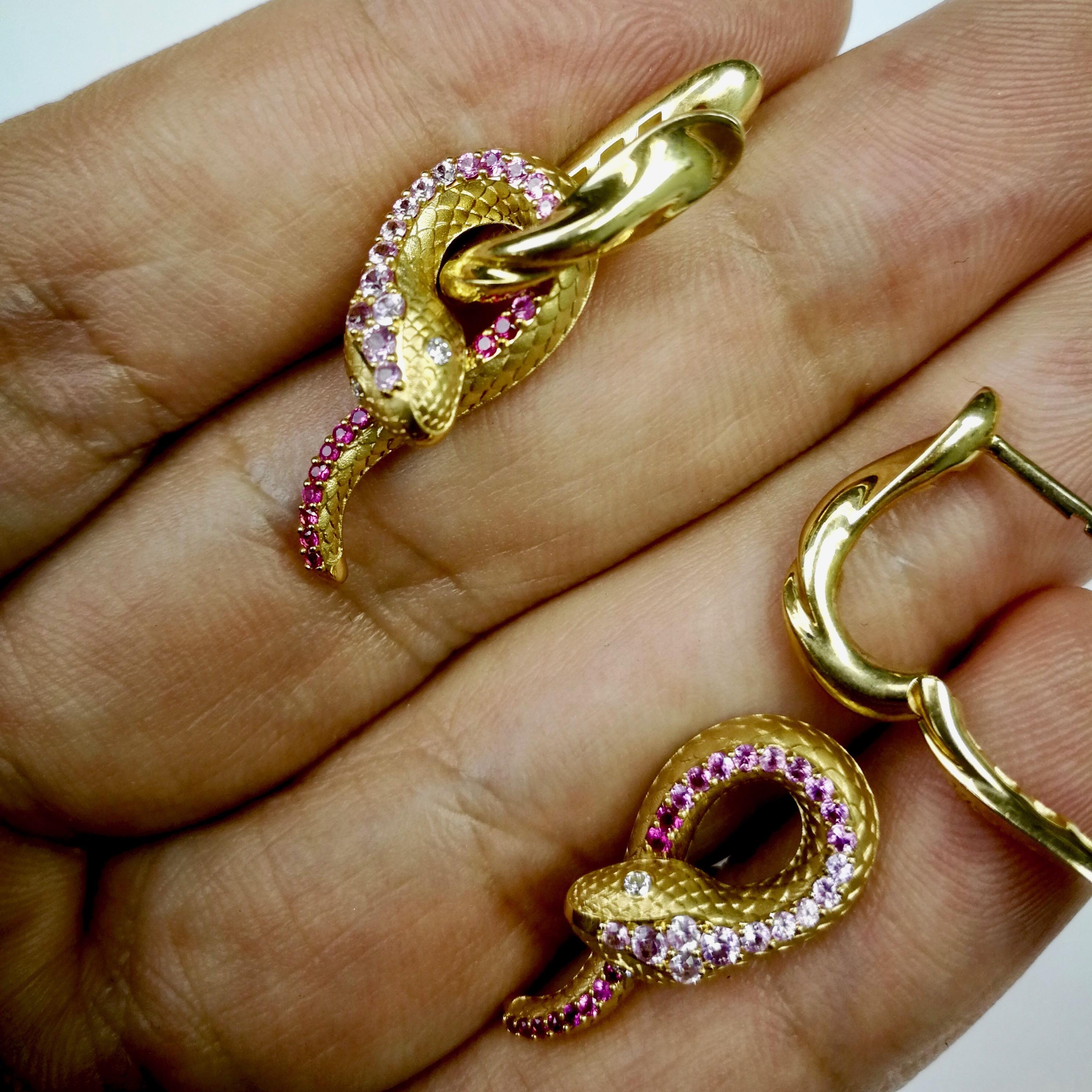 Contemporary Pink Sapphire Diamonds 18 Karat Yellow Gold Snake Earrings For Sale