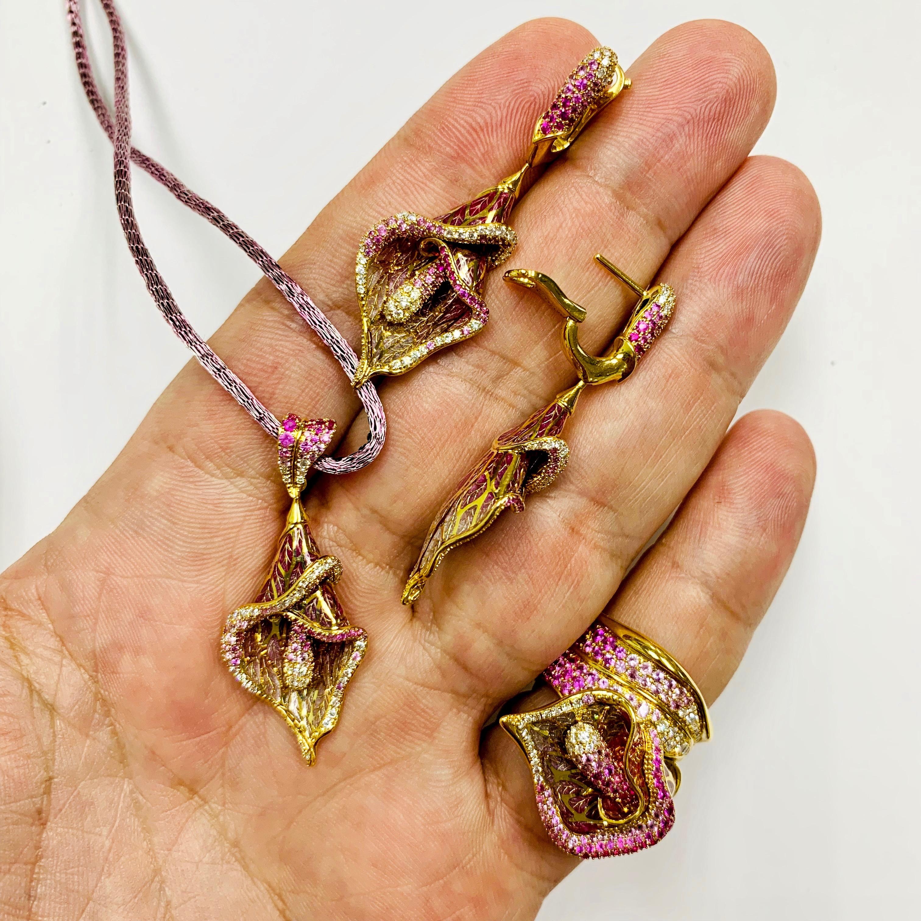 Pink Sapphire Diamonds Colored Enamel 18 Karat Yellow Gold Suite In New Condition For Sale In Bangkok, TH