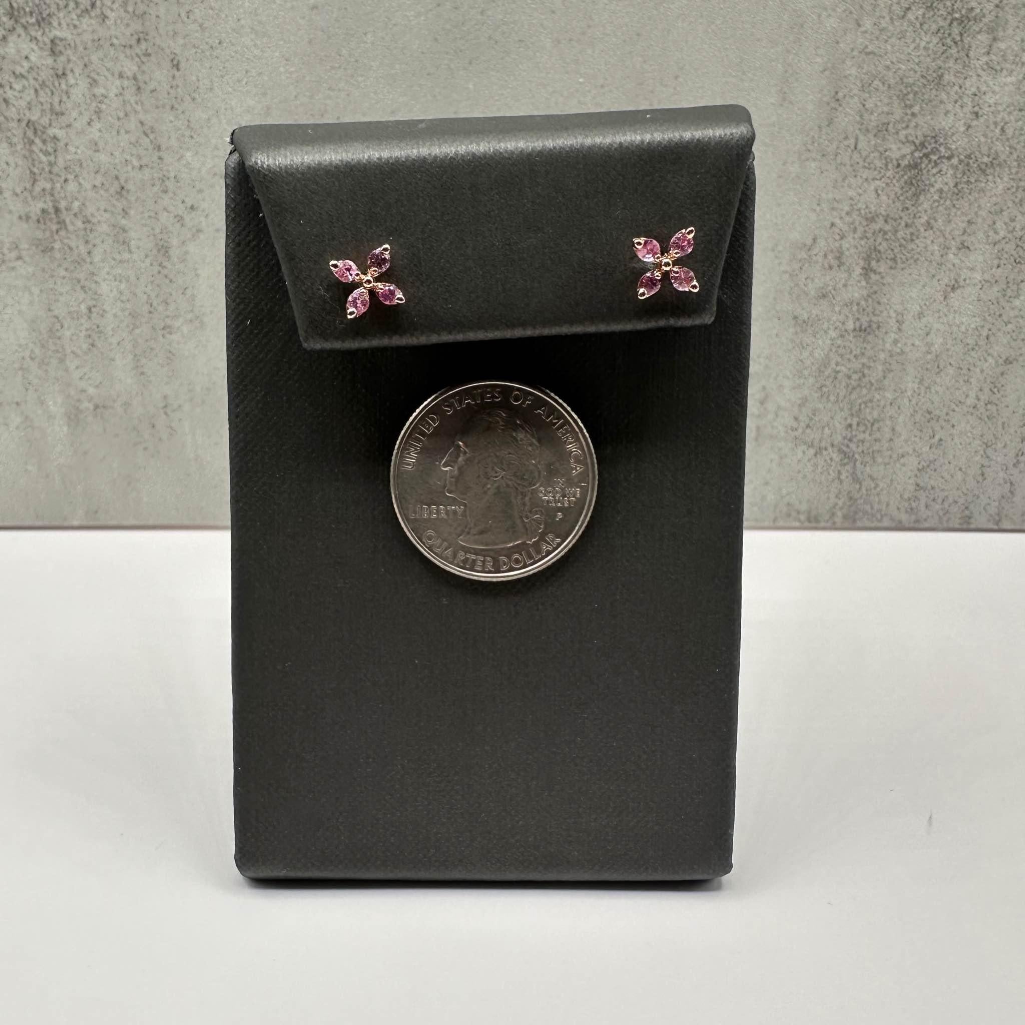 Boucles d'oreilles en or rose 14 carats avec saphirs naturels de 0,46 carat, neuves Neuf - En vente à West Hempstead, NY