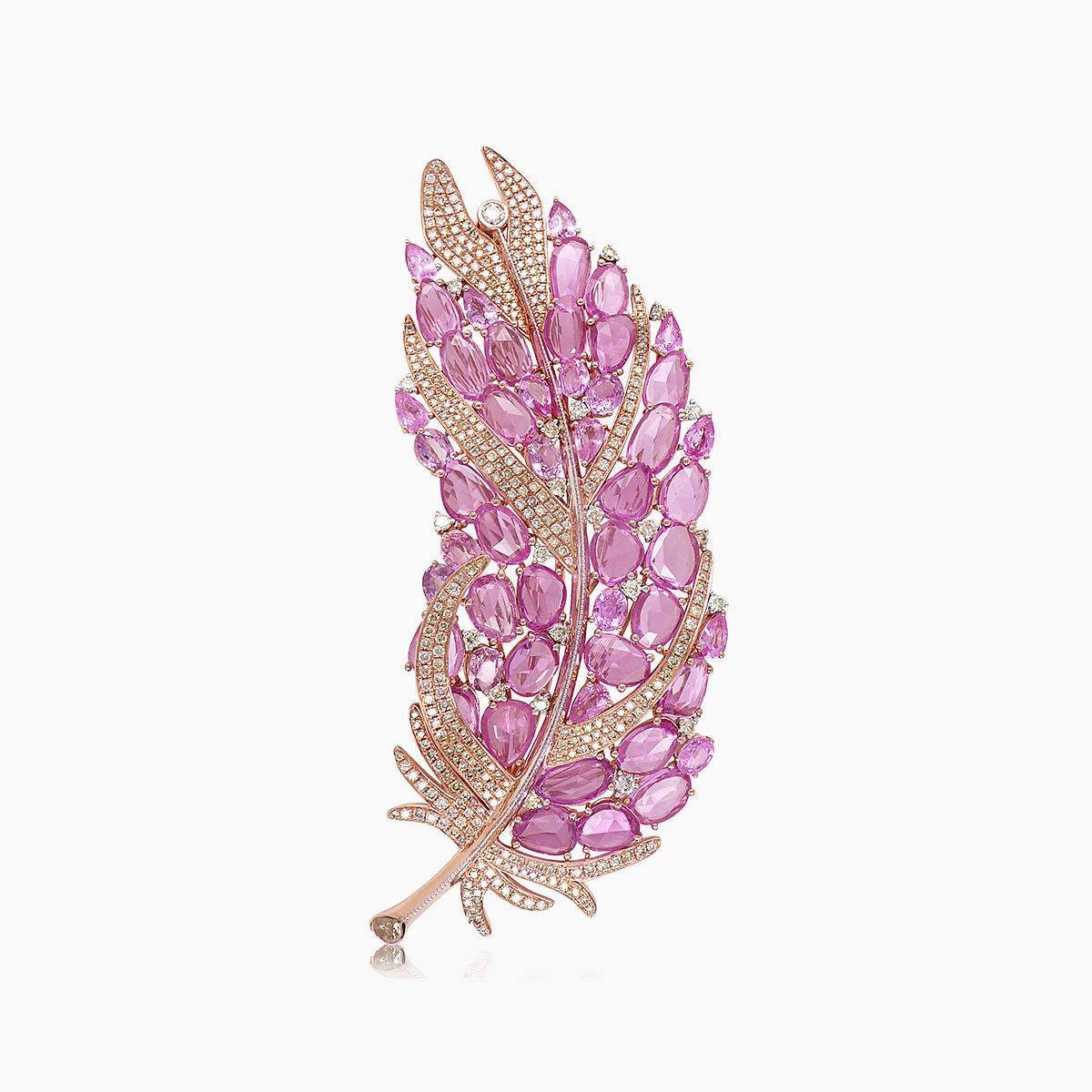 Spilla a forma di piuma di uccello in oro rosa 18 carati con zaffiro rosa e diamanti fantasia In condizioni Nuovo in vendita a Oakton, VA