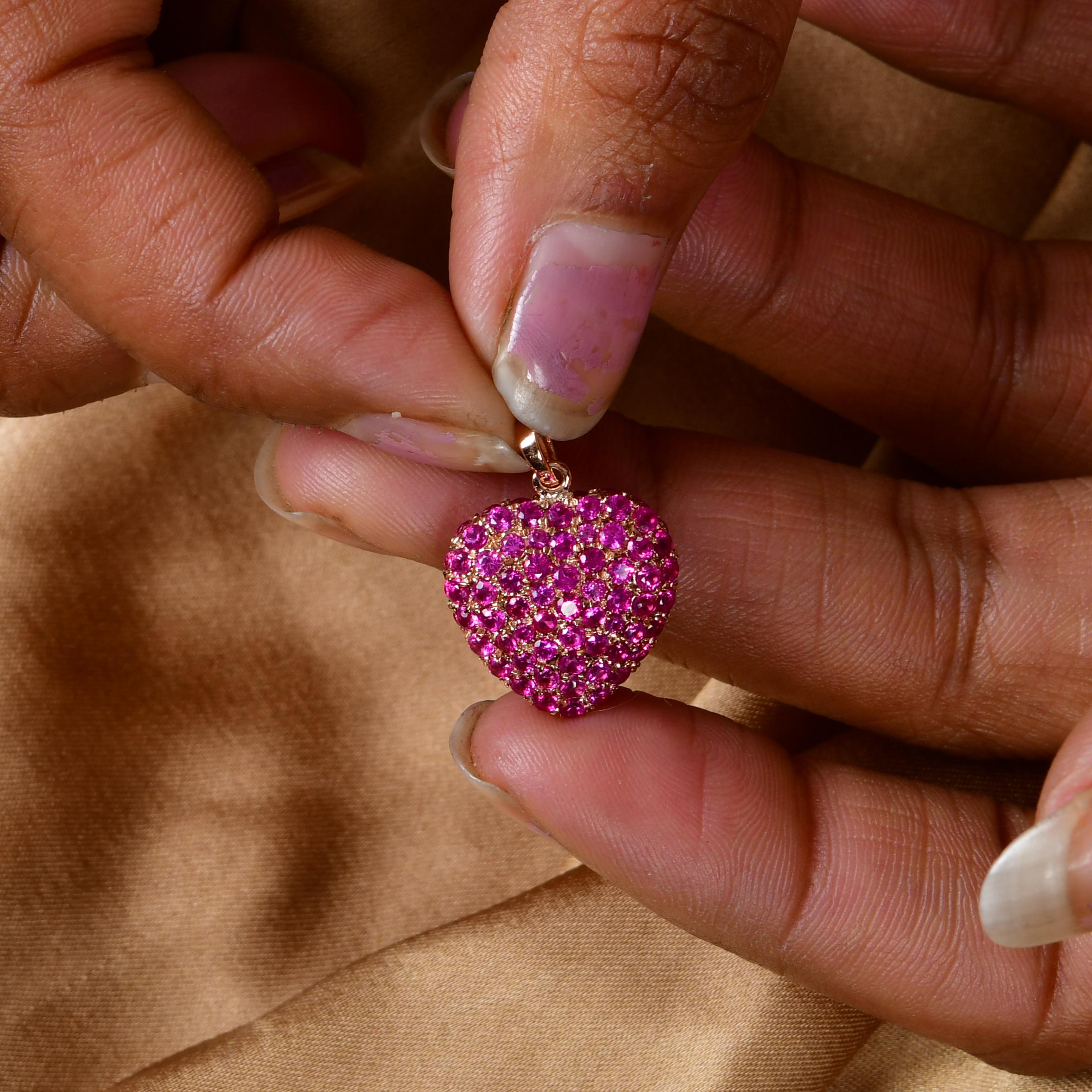 Pink Sapphire Gemstone Heart Pendant 18 Karat Rose Gold Handmade Fine Jewelry For Sale 2