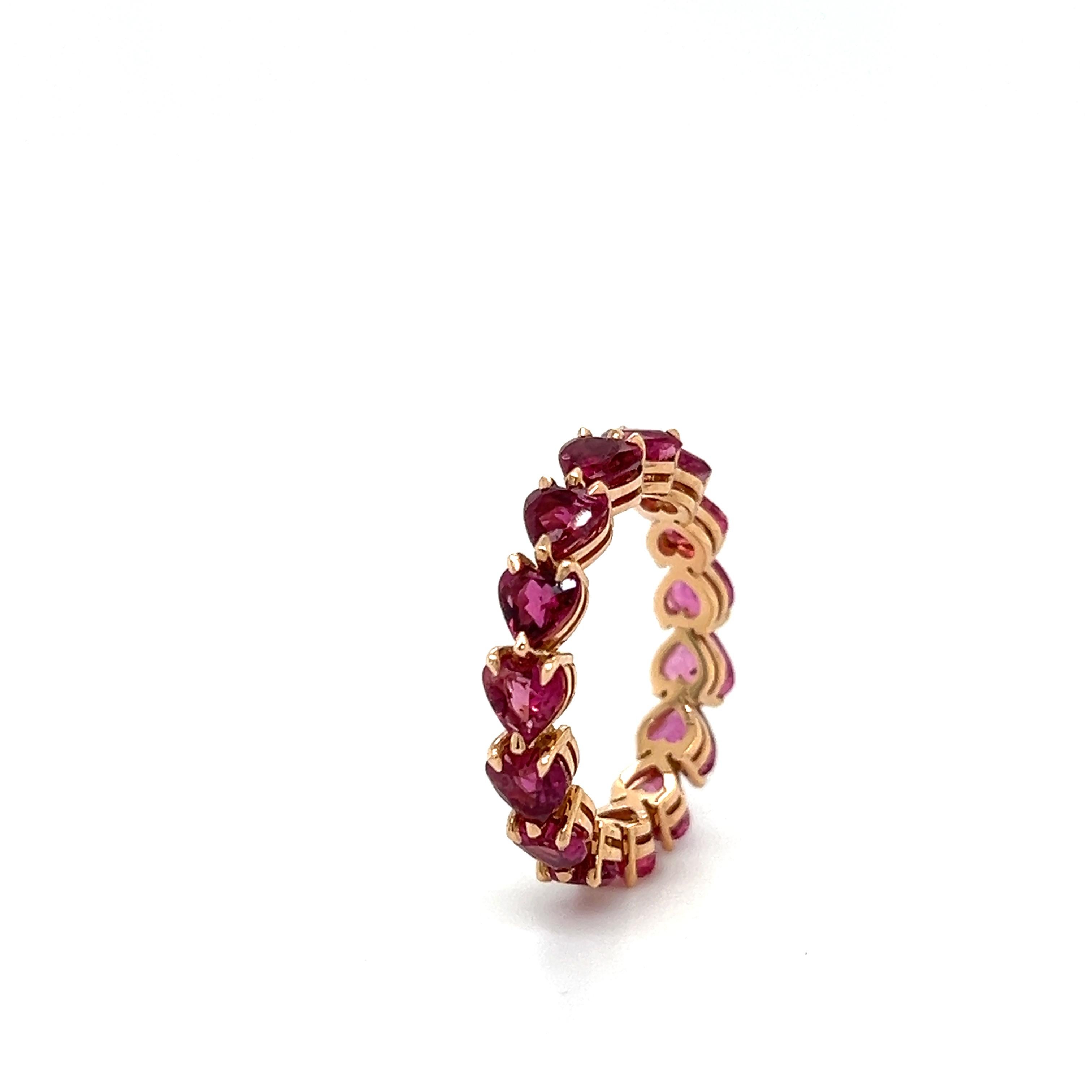 Pink Sapphire Gemstone Heart Shaped Eternity Ring 18k Rose Gold 3.85 Carat For Sale 1
