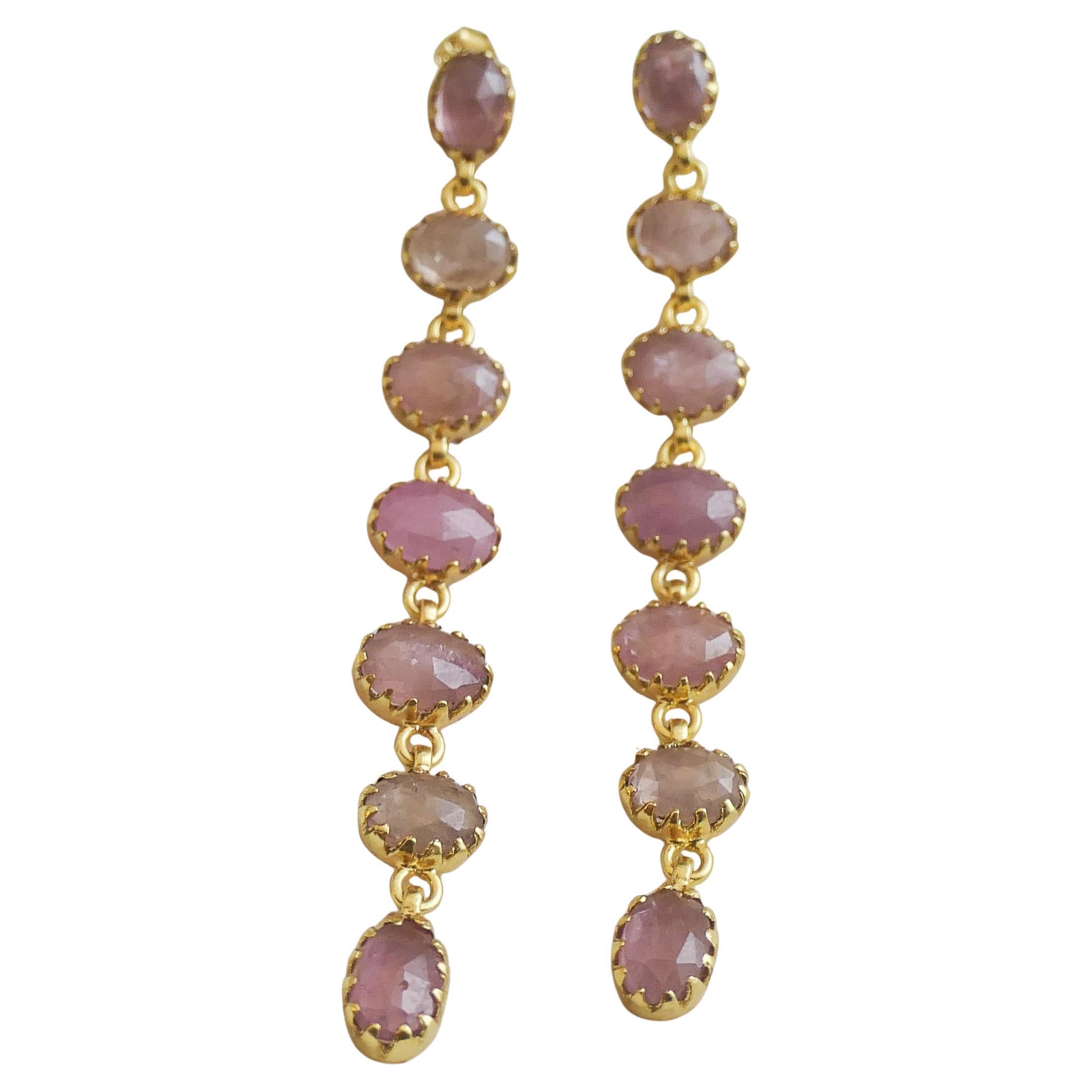 Orecchini a perno in argento placcato oro con zaffiro rosa