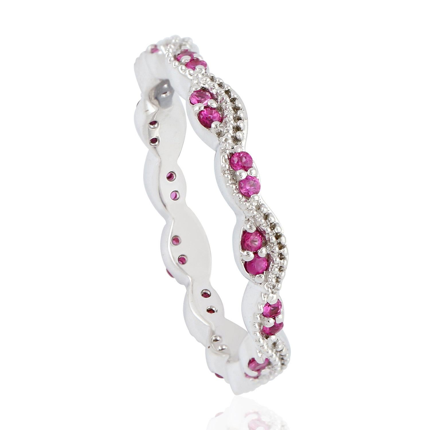 Taglio misto Anello a fascia minimalista con zaffiro rosa in oro bianco 18 carati in vendita