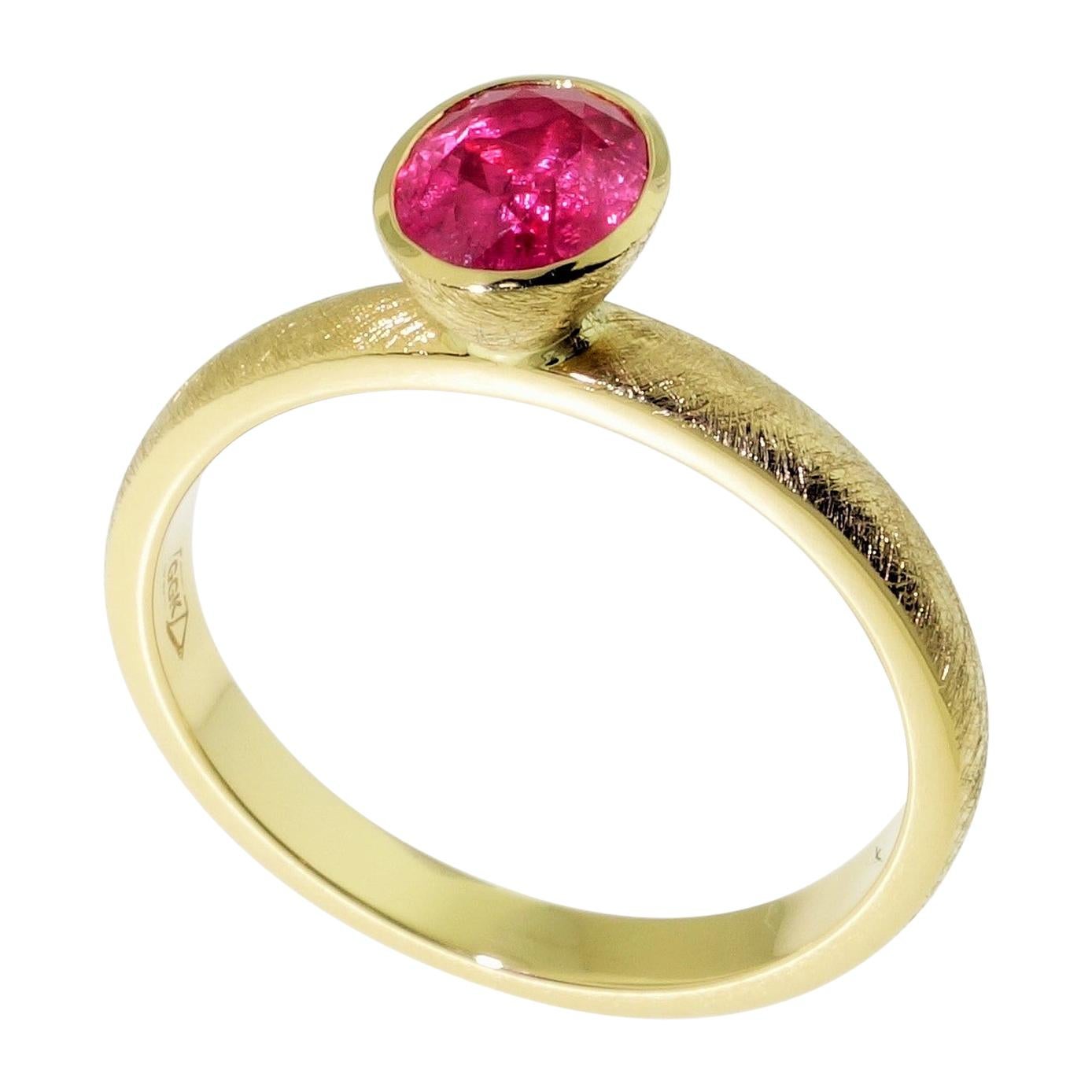 Pink Sapphire Modernist 18 Karat Gold Stacking Ring Fine Estate Jewelry For Sale