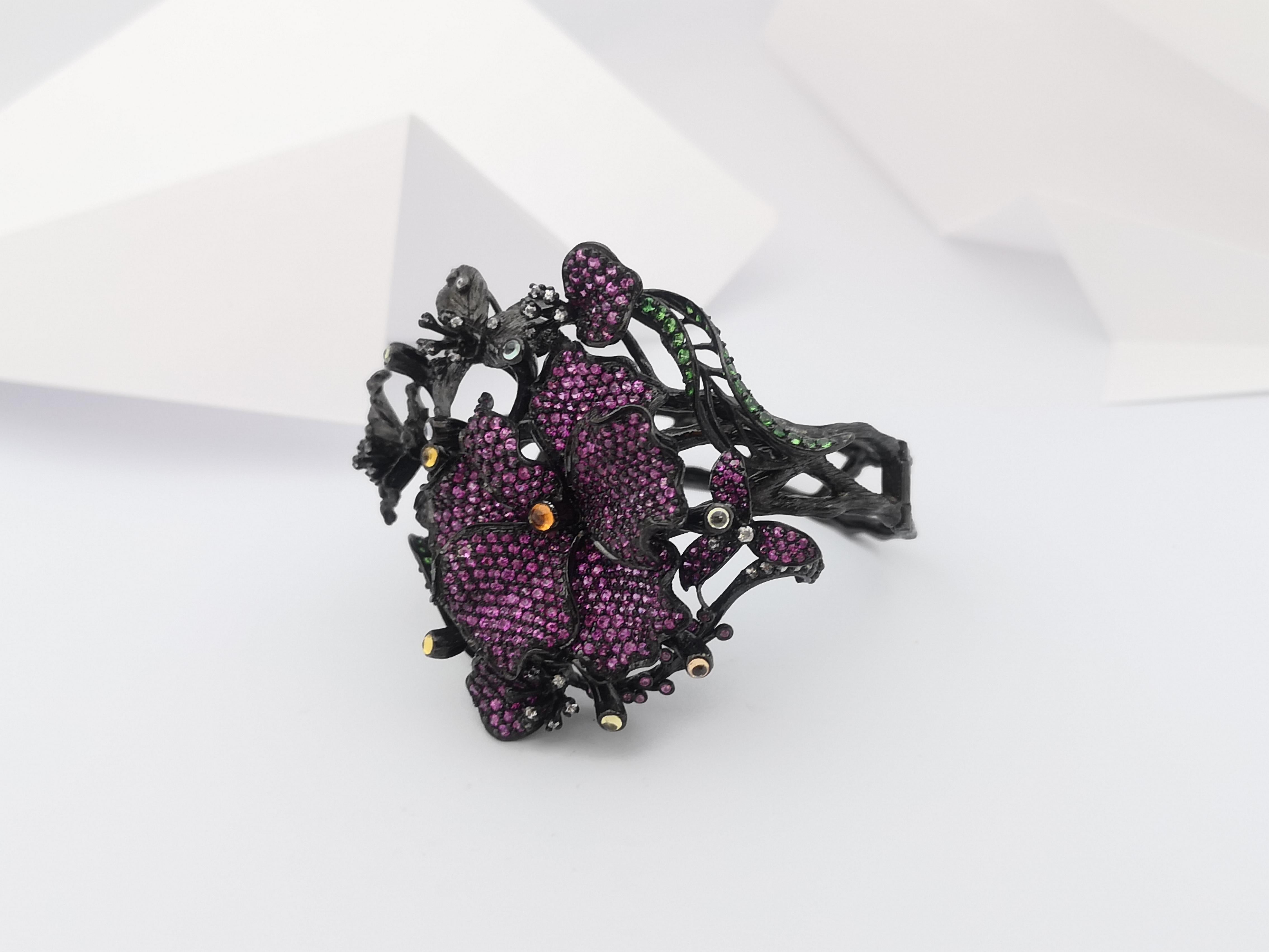 Armreif mit rosa Saphiren, mehrfarbigen Saphiren und Tsavoritblumen  in Silber im Angebot 8