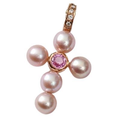 Kreuzanhänger aus 18 Karat Gold mit rosa Saphiren und Diamanten und rosa Perlen