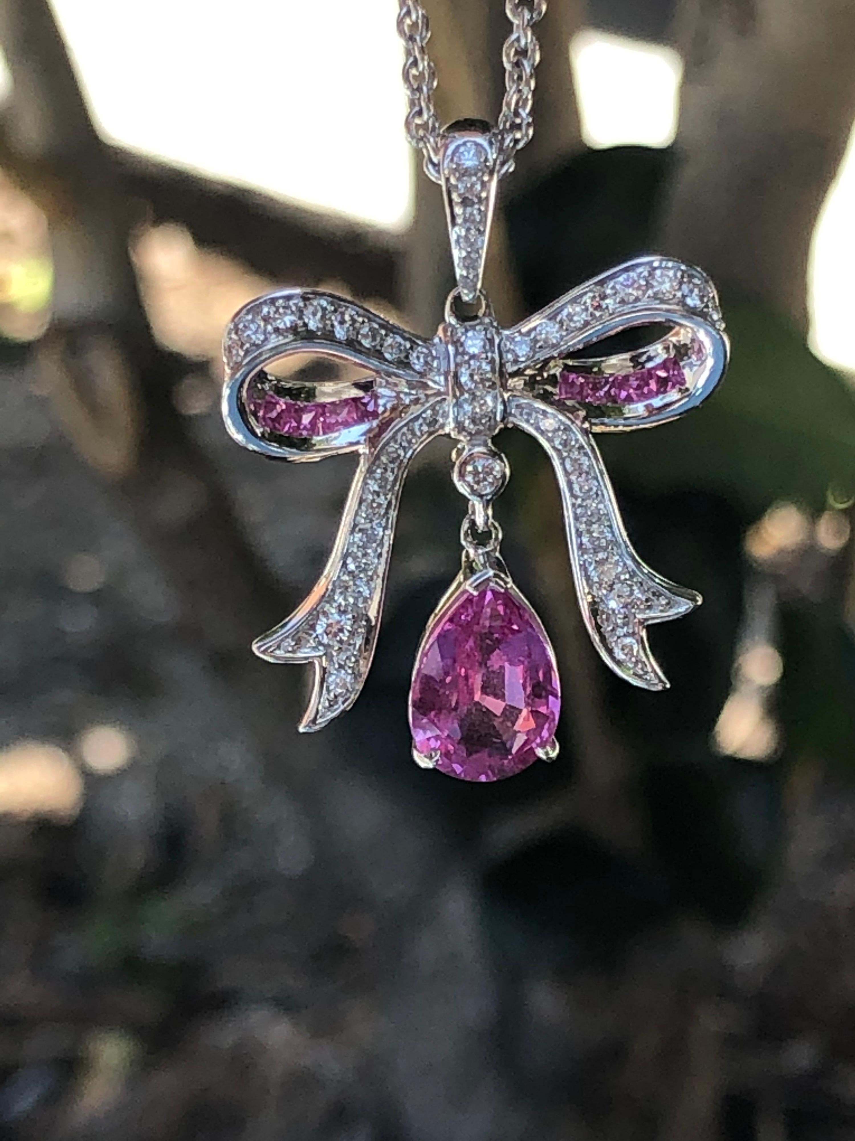 Contemporary Pink Sapphire Pendant Necklace 1.94 Carat For Sale
