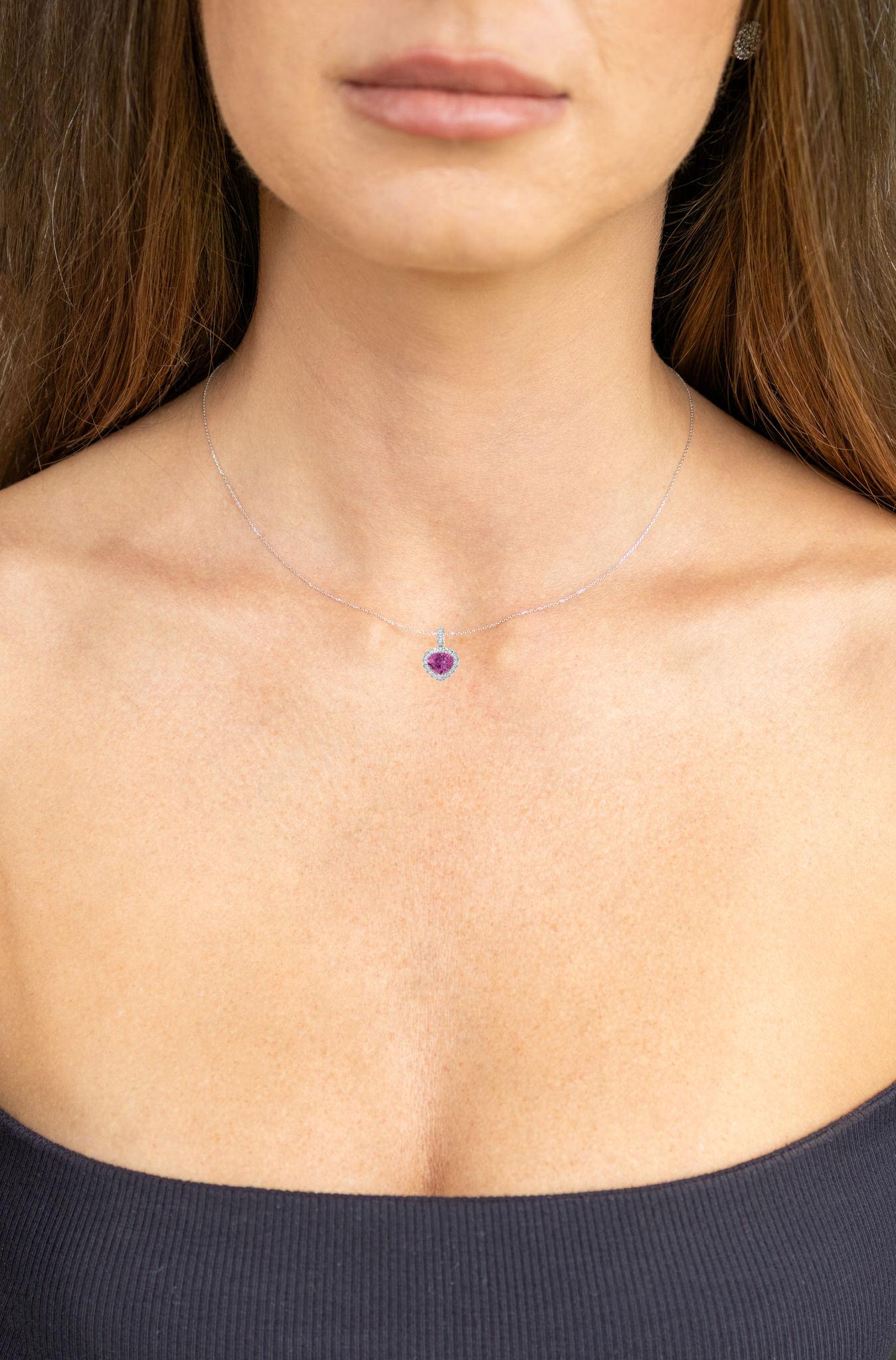Cuore Collana con zaffiro rosa Diamanti 1,34 carati Oro bianco 18 carati in vendita