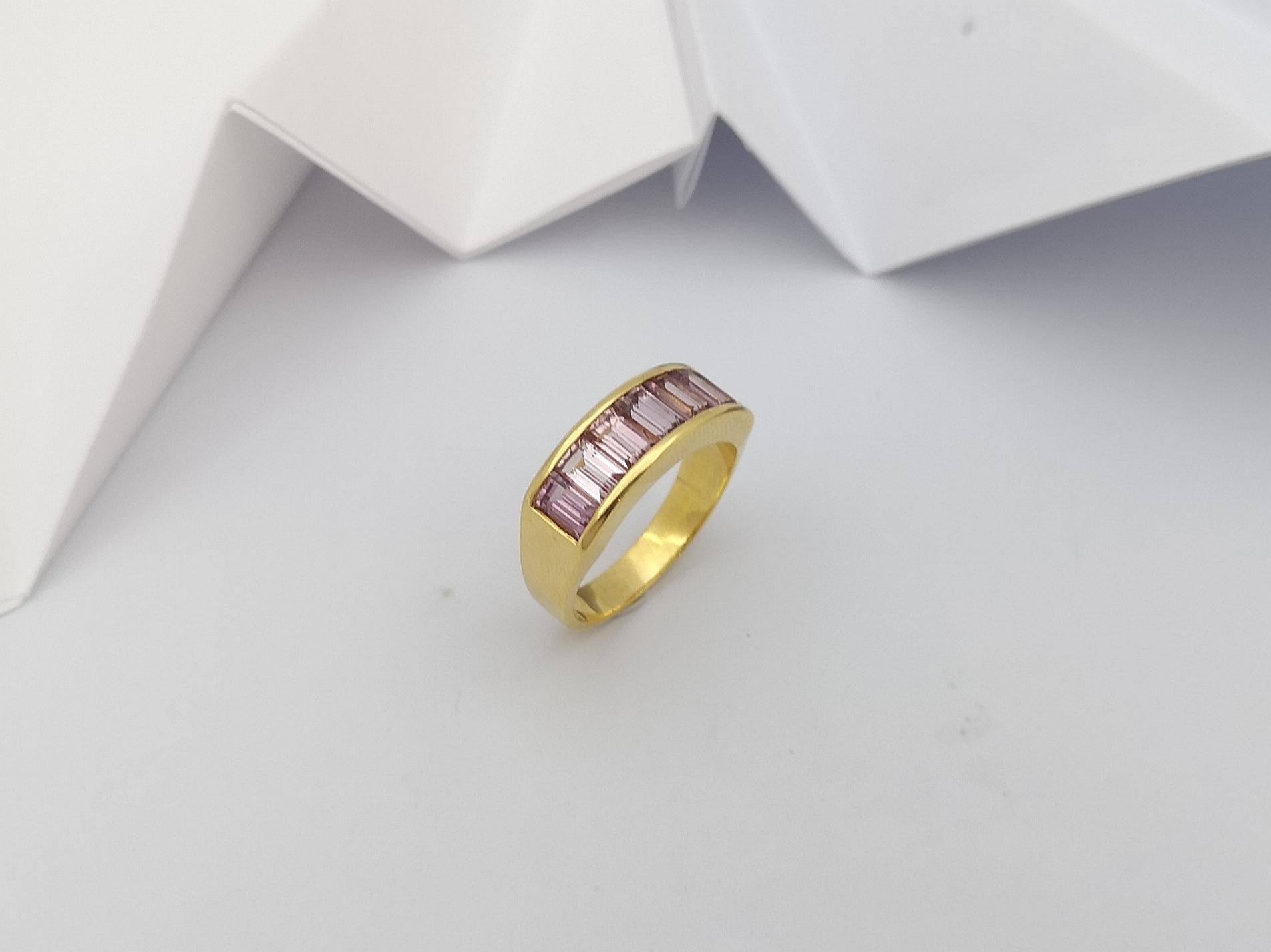 Pink Sapphire Ring Set in 18 Karat Gold Settings For Sale 4