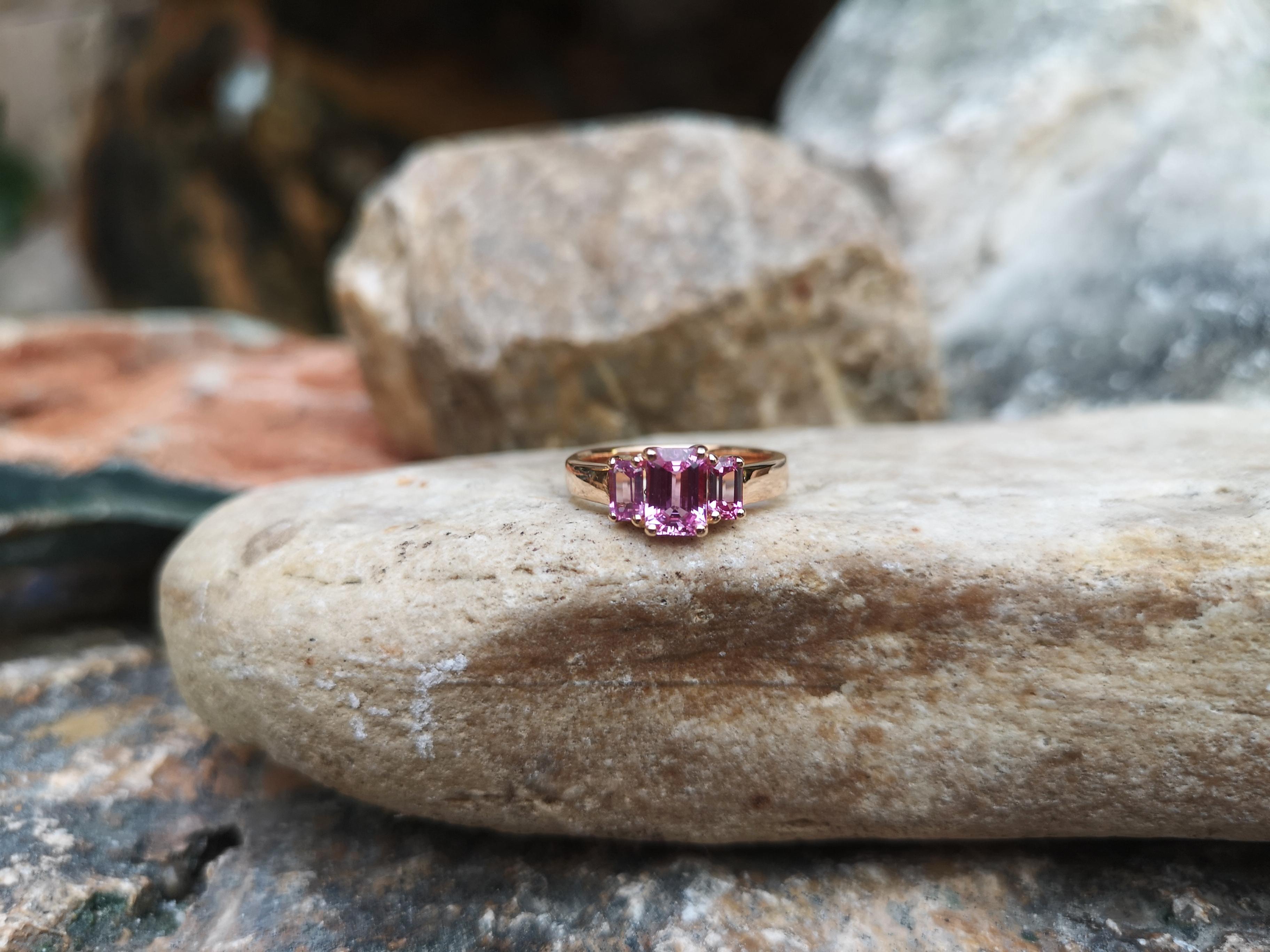 Contemporary Pink Sapphire Ring set in 18 Karat Rose Gold Settings For Sale