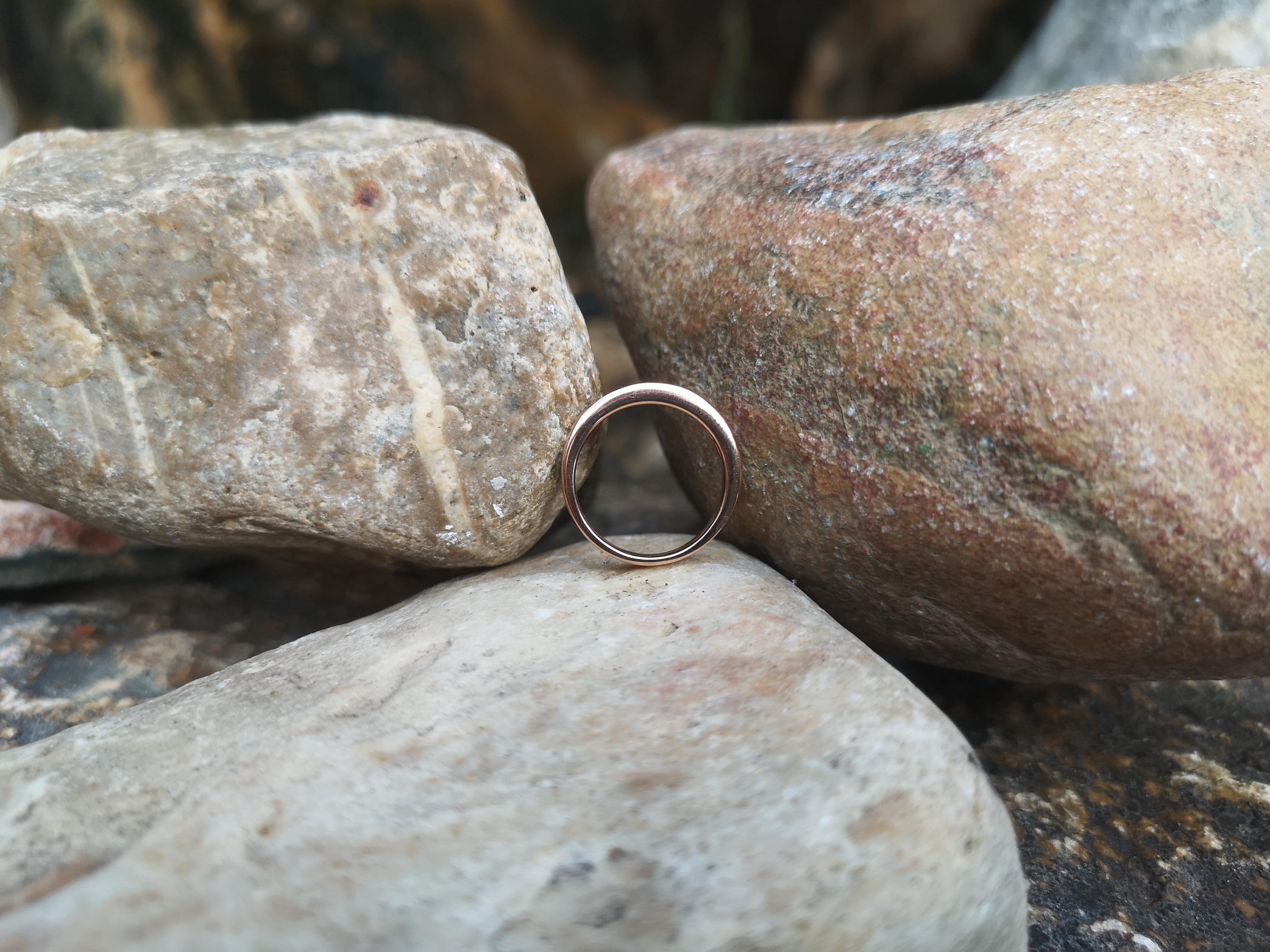 Bague en or rose 18 carats sertie d'un saphir rose Neuf - En vente à Bangkok, TH