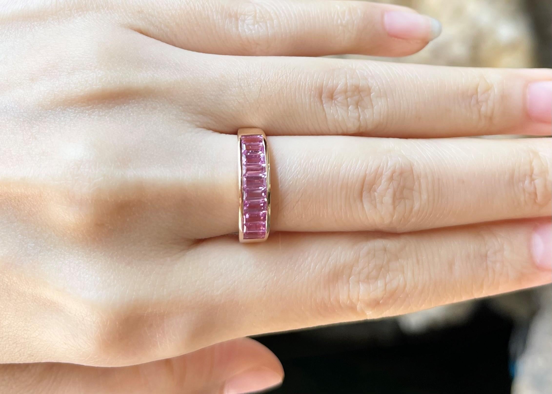 Pink Sapphire 1.38 carats Ring set in 18K Rose Gold Settings

Width:  1.8 cm 
Length: 0.4 cm
Ring Size: 53
Total Weight: 4.06 grams

