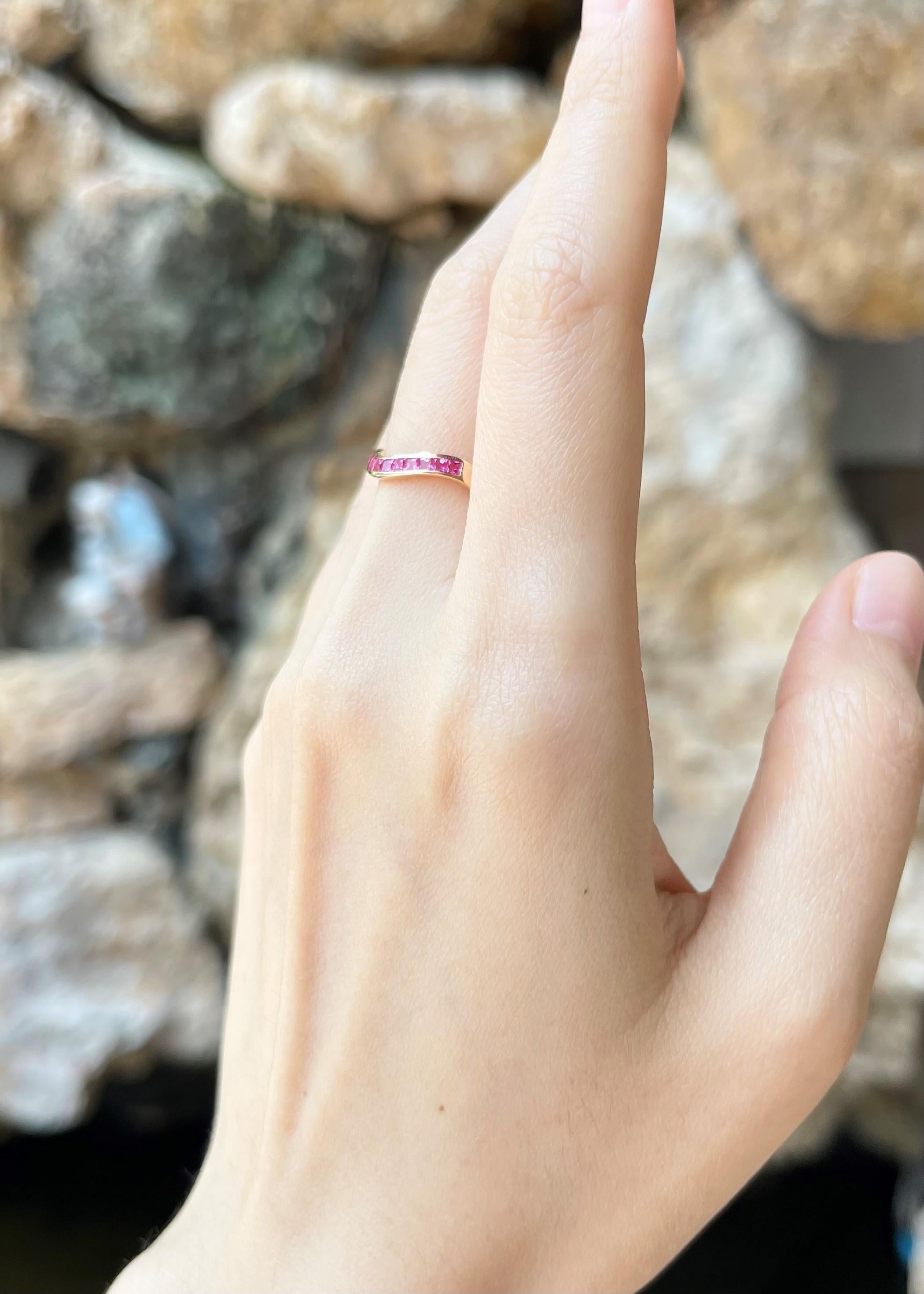 Pink Sapphire 0.61 carat Ring set in 18K Rose Gold Settings

Width:  1.9 cm 
Length: 0.2 cm
Ring Size: 54
Total Weight: 2.42 grams

