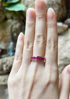 Pink Sapphire Ring set in 18K Rose Gold Settings