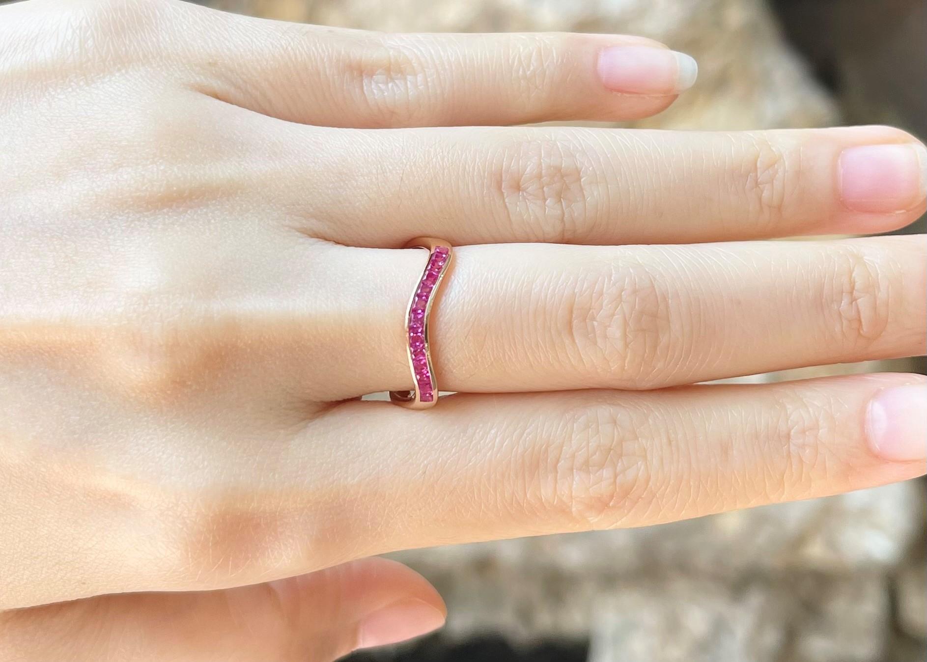 Princess Cut Pink Sapphire Ring set in 18K Rose Gold Settings For Sale
