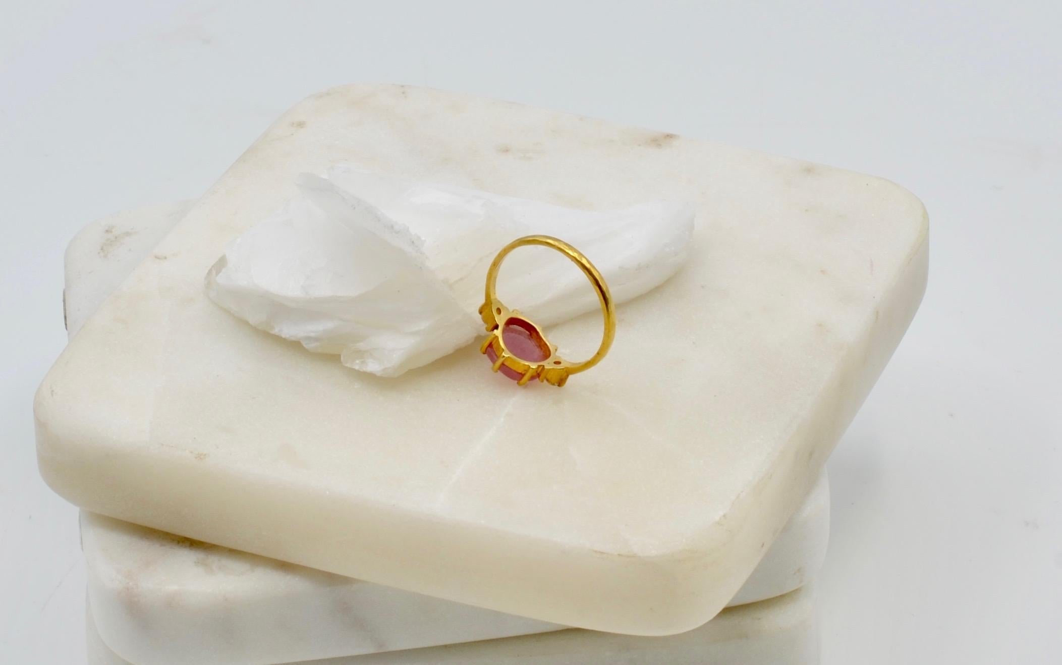 Bague en or 14 carats sertie d'un saphir rose de 2,6 carats et de diamants de taille rose Neuf - En vente à Berkeley, CA