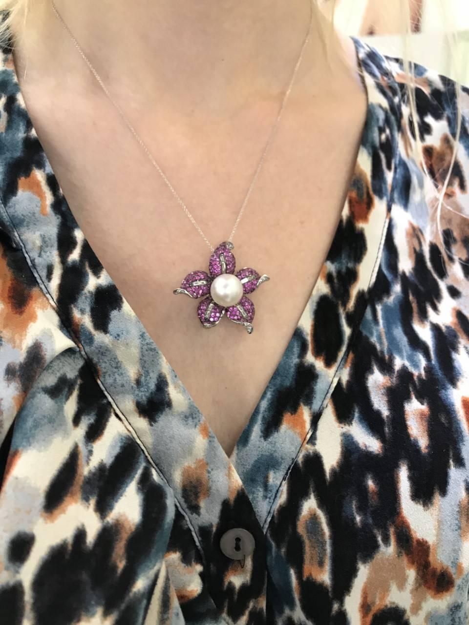 Women's Pink Sapphire Round Diamond 3.00 Carat Bespoke 18KT White Gold Pendant Brooch For Sale