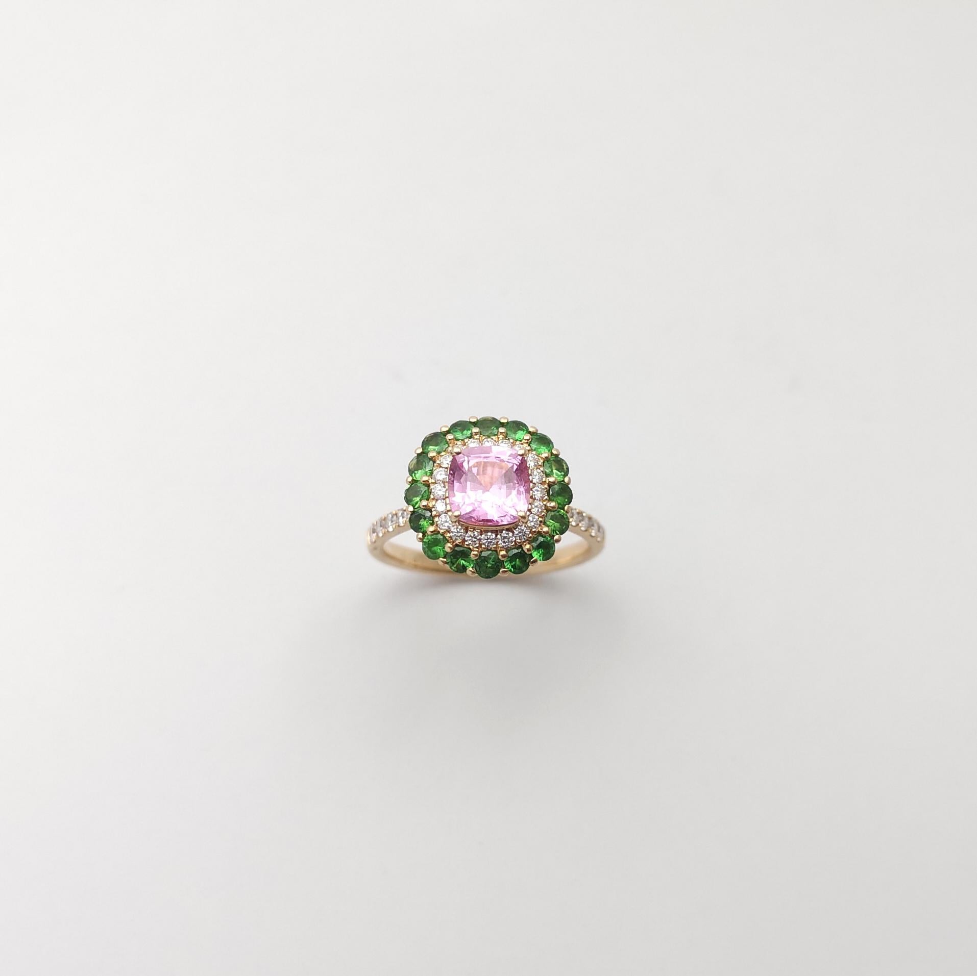 Anello con zaffiro rosa, tsavorite e diamante incastonati in oro rosa 18 carati in vendita 7