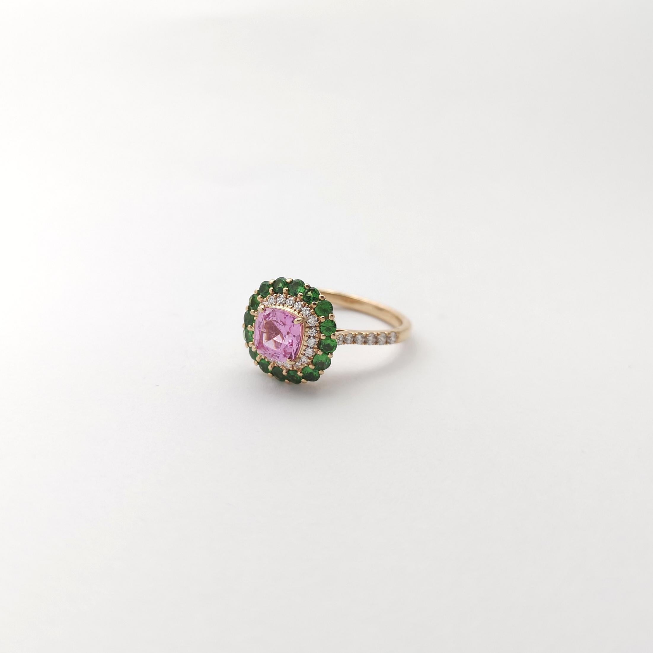Anello con zaffiro rosa, tsavorite e diamante incastonati in oro rosa 18 carati in vendita 3
