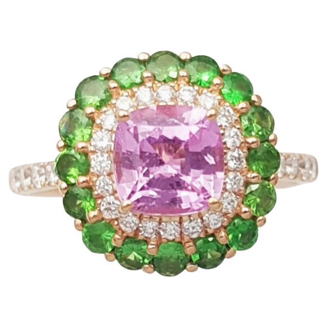 Anello con zaffiro rosa, tsavorite e diamante incastonati in oro rosa 18 carati in vendita