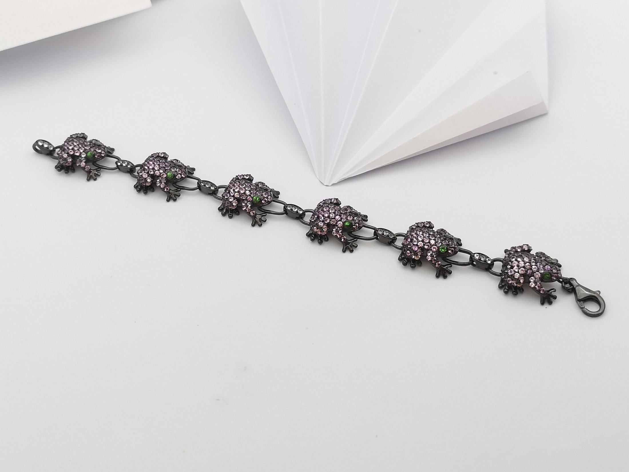 Pink Sapphire, Tsavorite and White Sapphire Frog Bracelet set in Silver Settings In New Condition For Sale In Dusit, 10
