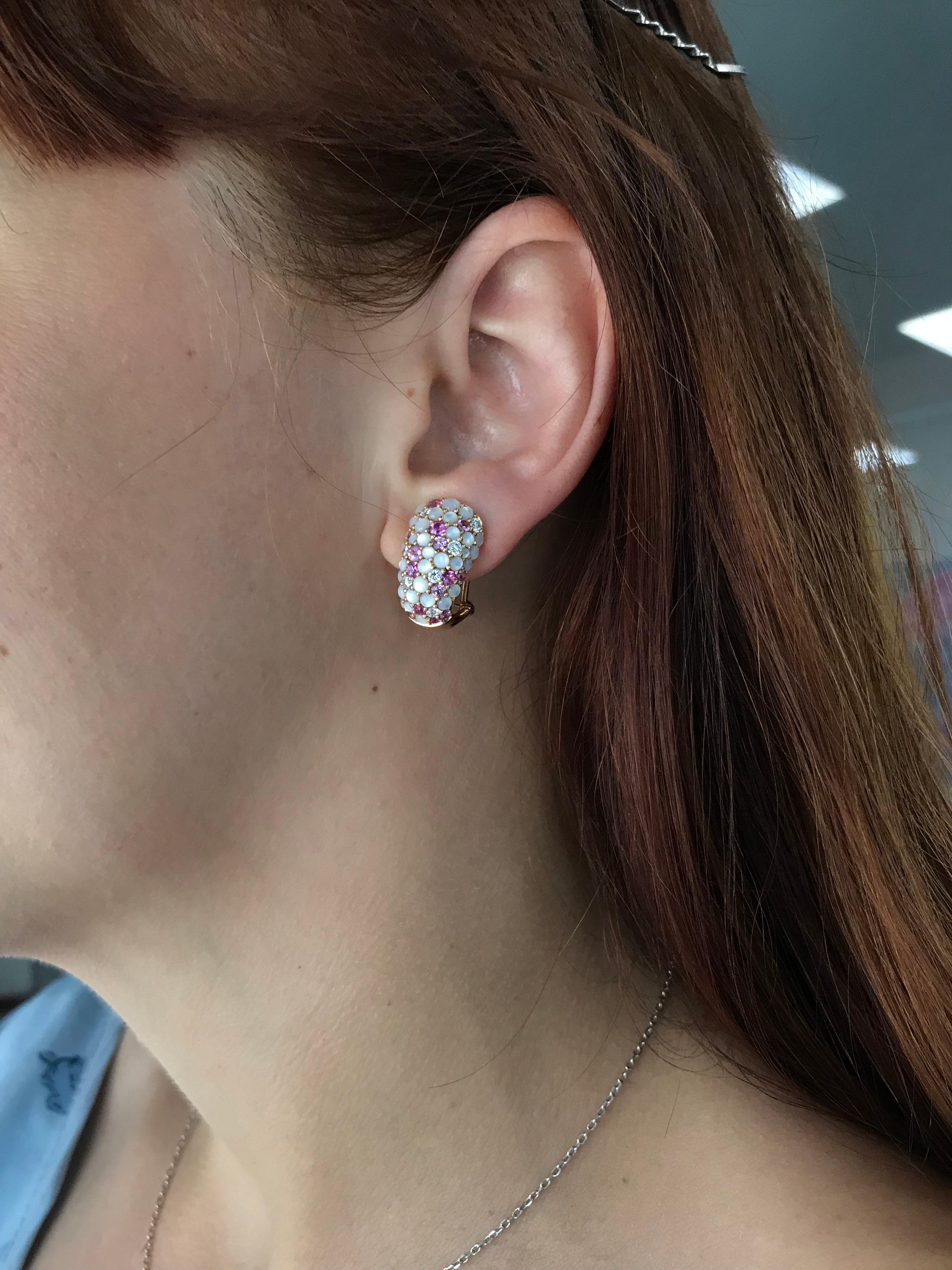 The gentle pink tones of these stones are inspired by the delicate flourishing nature and flowers decorating the Mediterranean panorama. So gentle, fresh and delicate.
These earrings are made to refresh the face and make you look like you just came