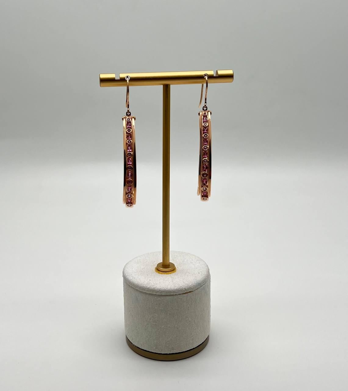 Zaffiro rosa e diamanti bianchi in oro rosa 14K Orecchini a cerchio a forma di pera in vendita 3