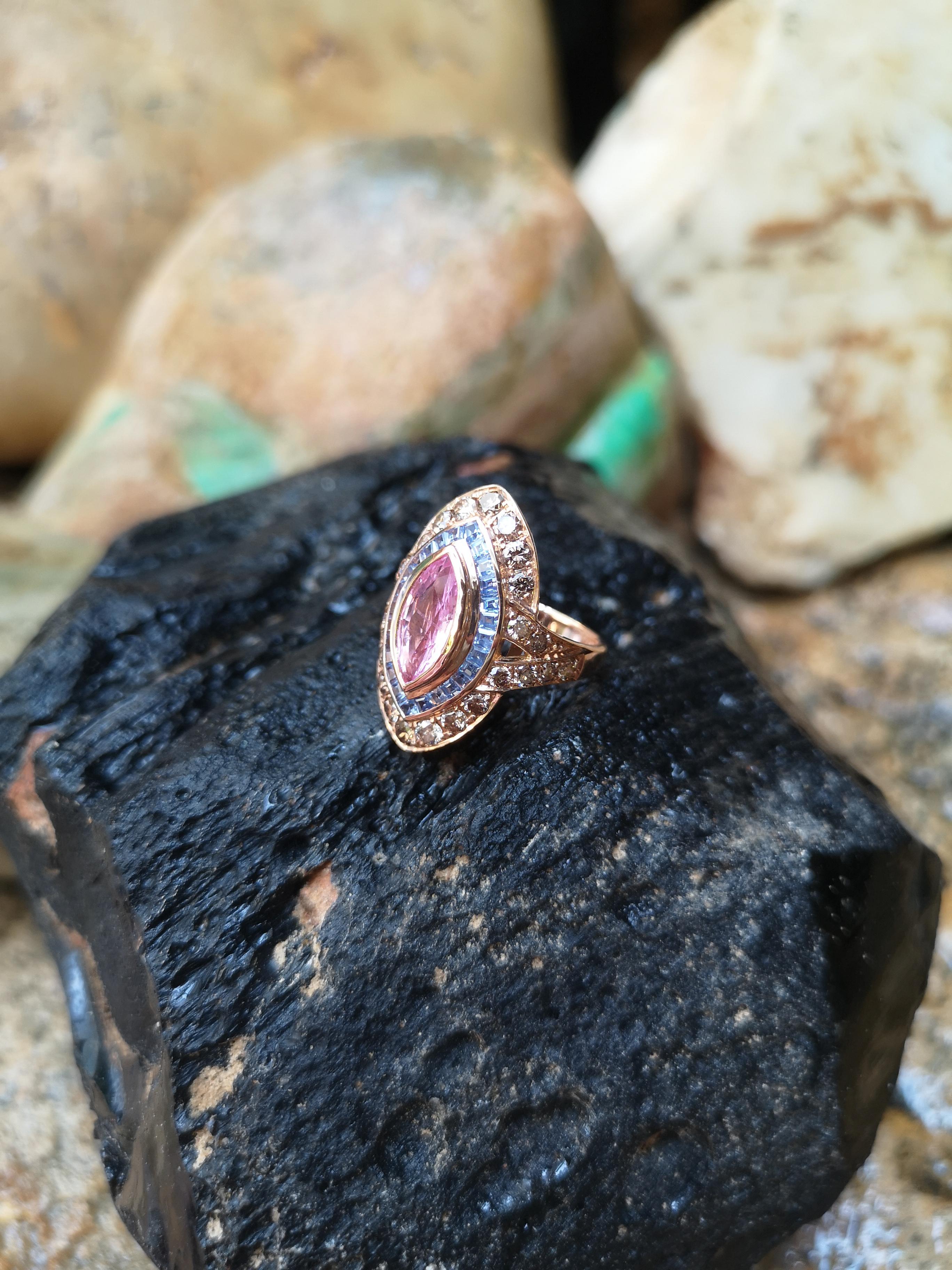 Marquise Pink Sapphire, Blue Sapphire and Brown Diamond Ring in 18K Rose Gold In New Condition For Sale In Bangkok, TH